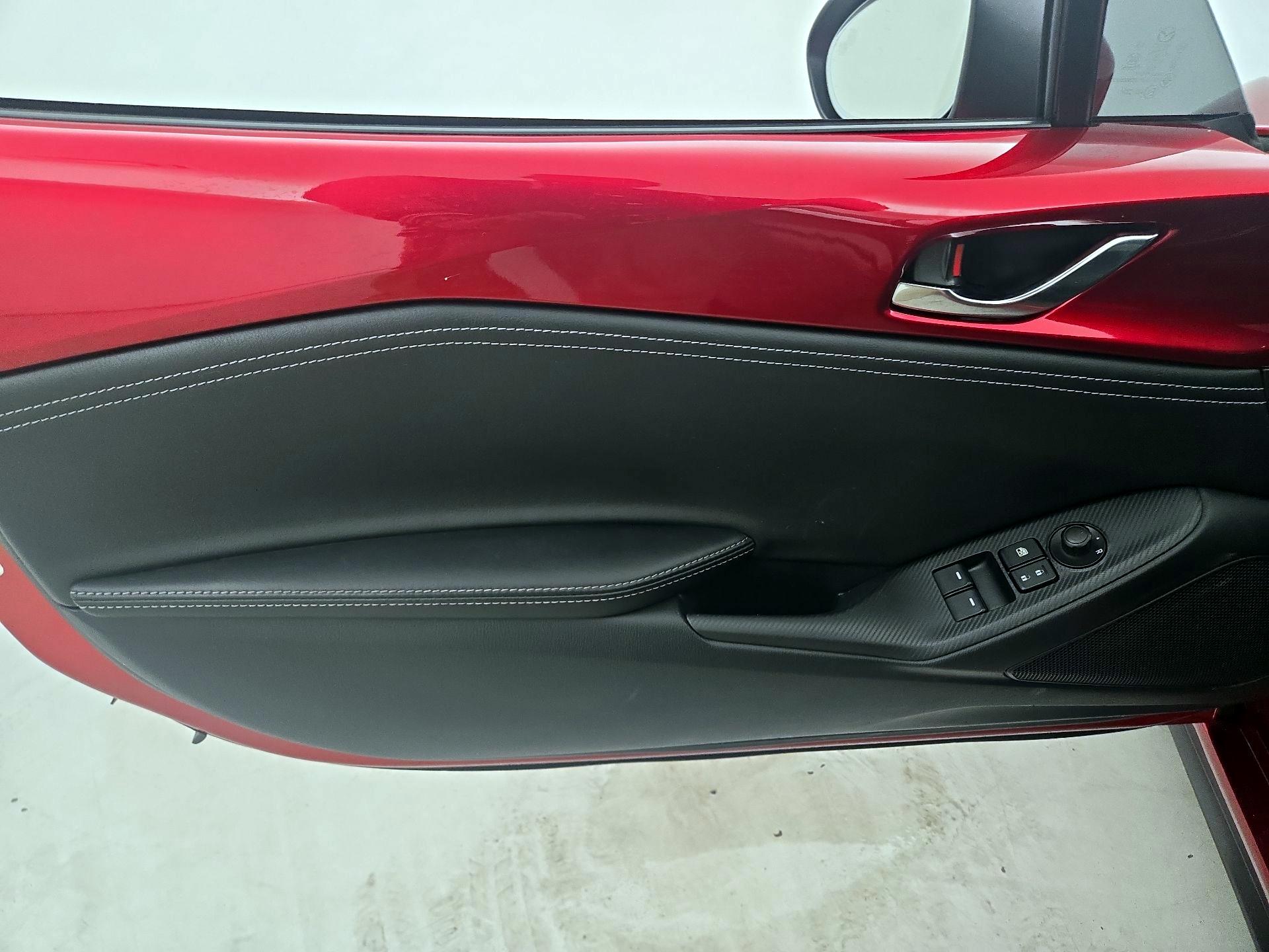 Thumbnail: 2021 Mazda MX-5 Miata - 12