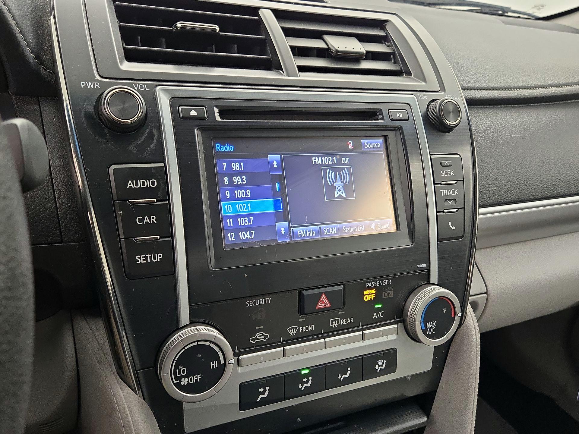 Thumbnail: 2014 Toyota Camry - 15