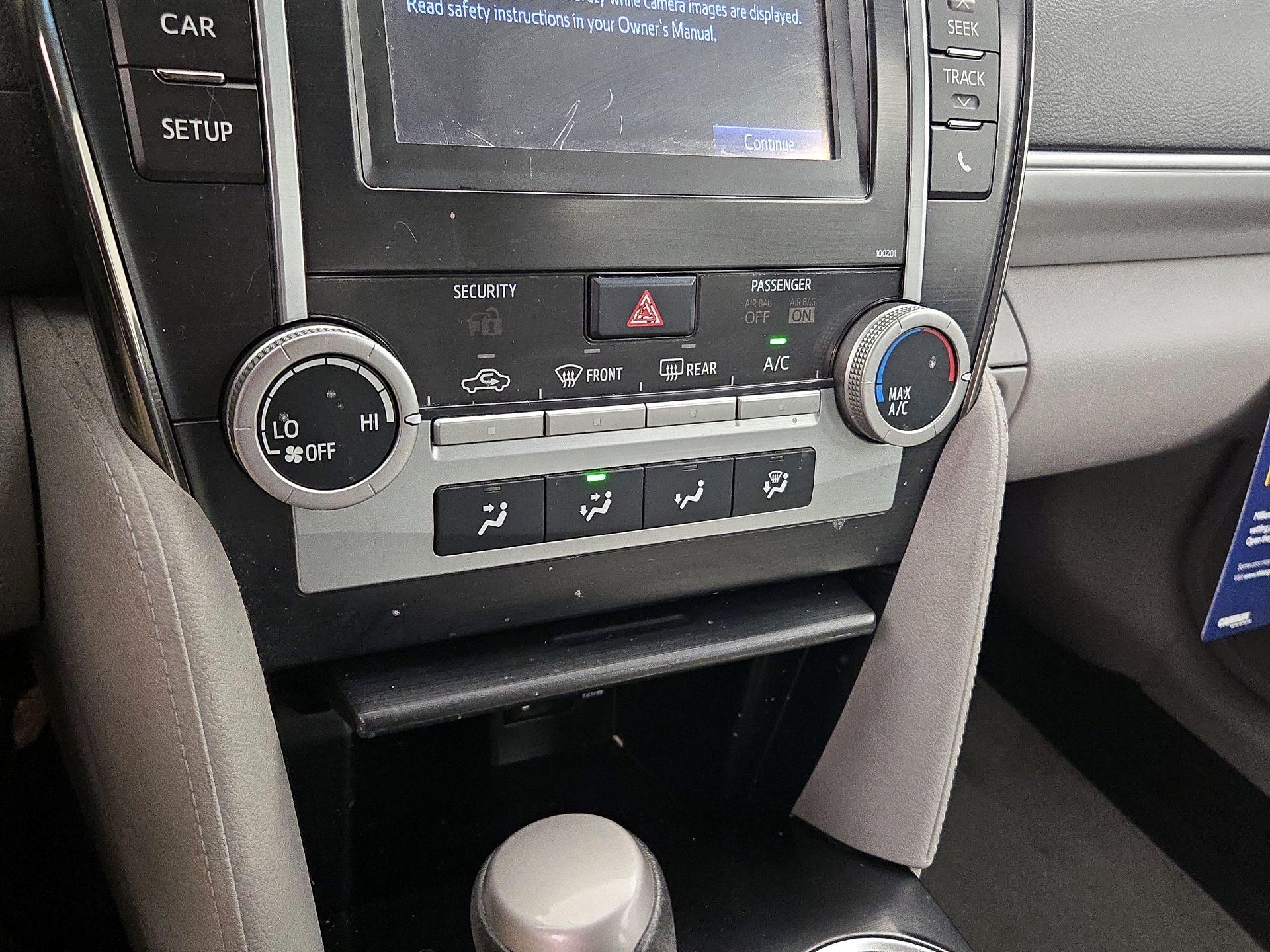 Thumbnail: 2014 Toyota Camry - 16