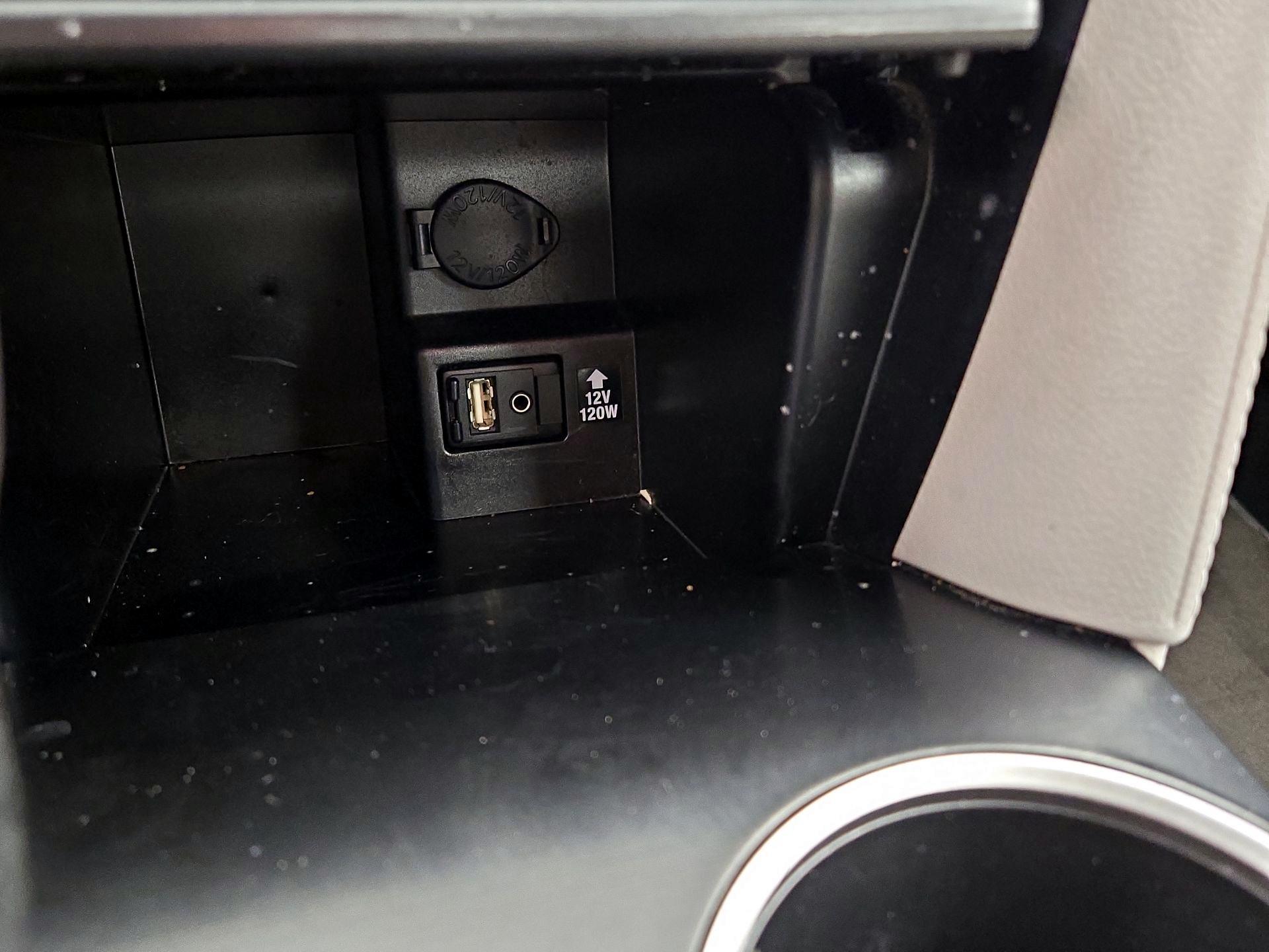 Thumbnail: 2014 Toyota Camry - 18