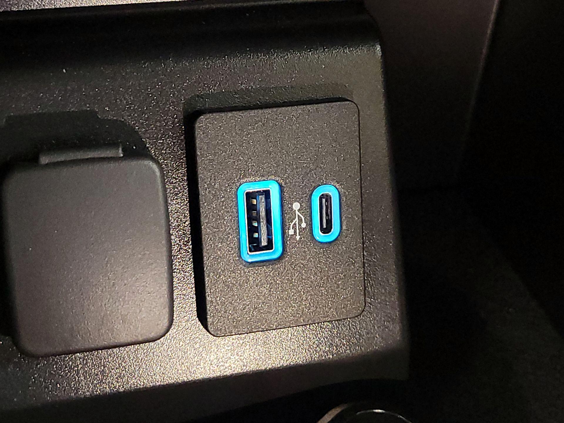 Thumbnail: 2023 Ford Explorer - 19