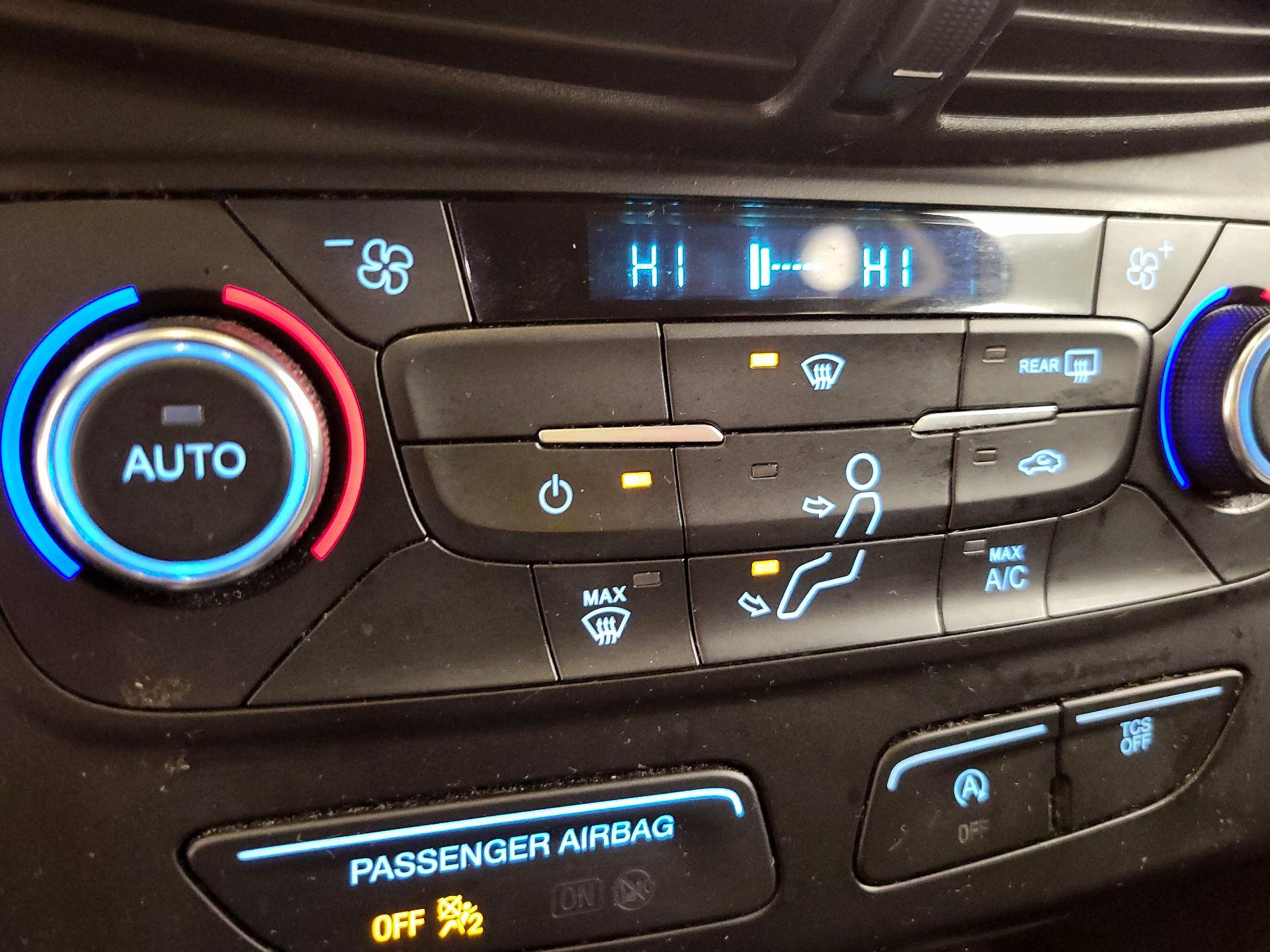 Thumbnail: 2017 Ford Escape - 16