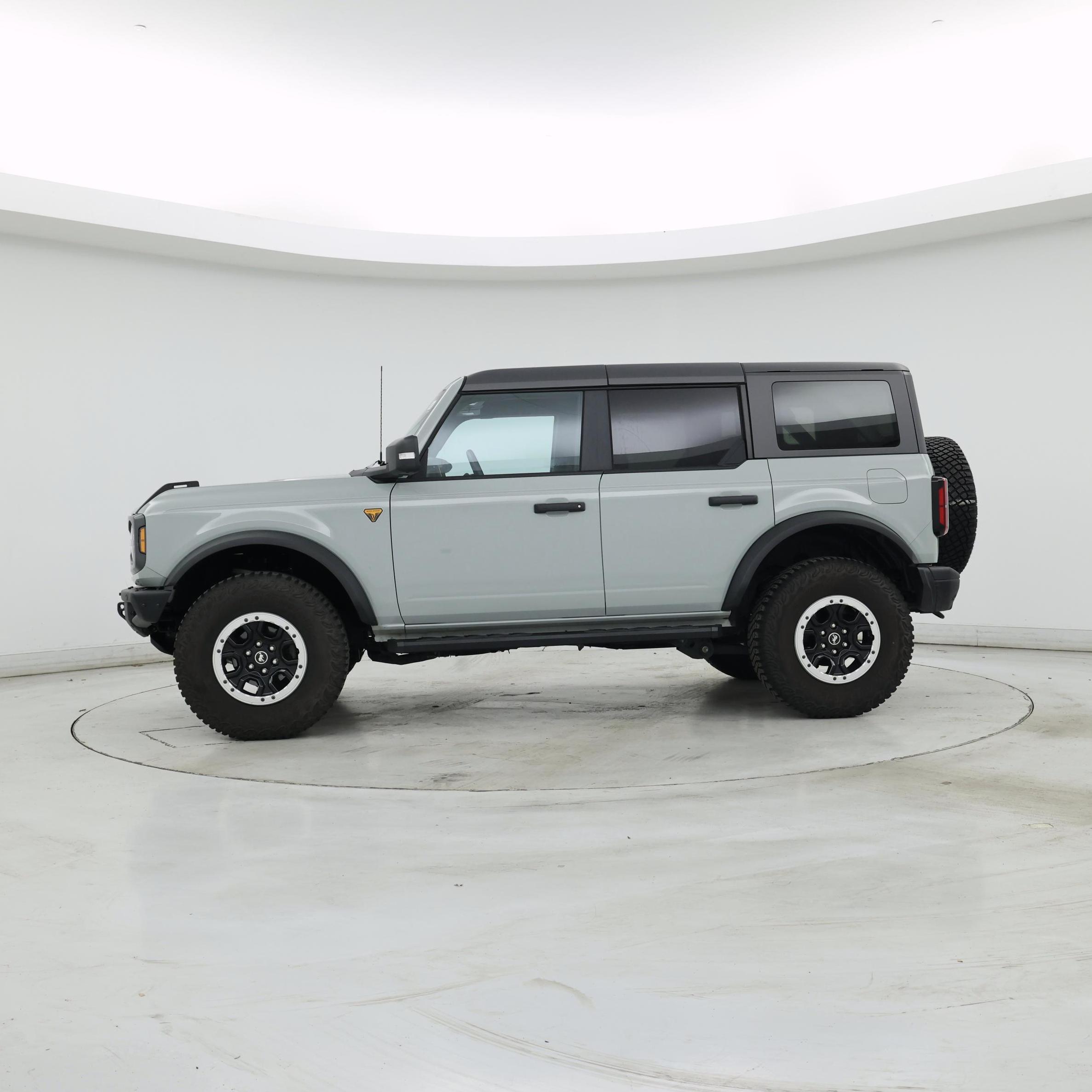 Thumbnail: 2023 Ford Bronco - 3