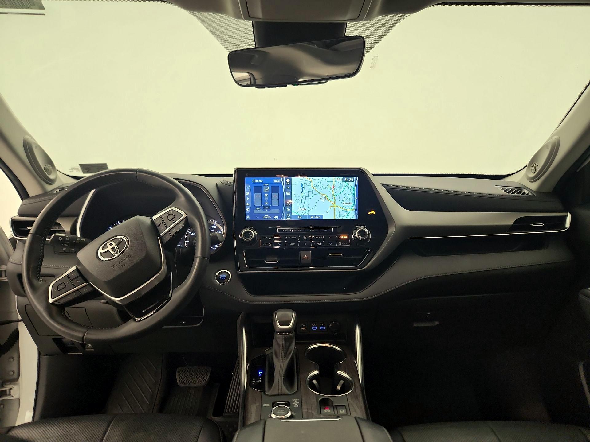 Thumbnail: 2022 Toyota Highlander - 9