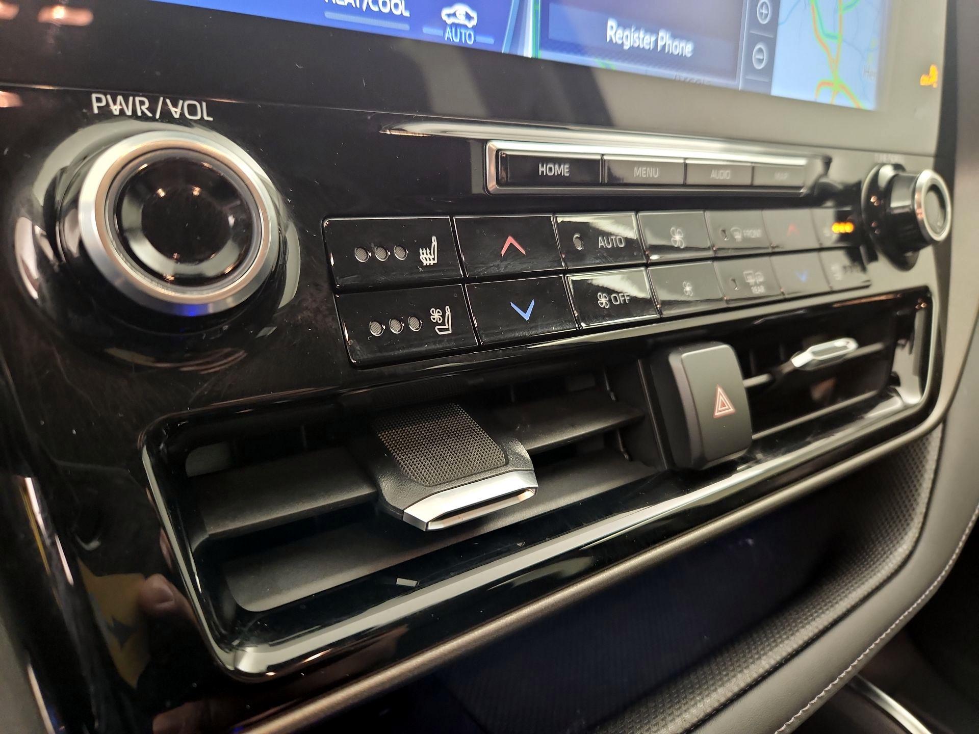 Thumbnail: 2022 Toyota Highlander - 17