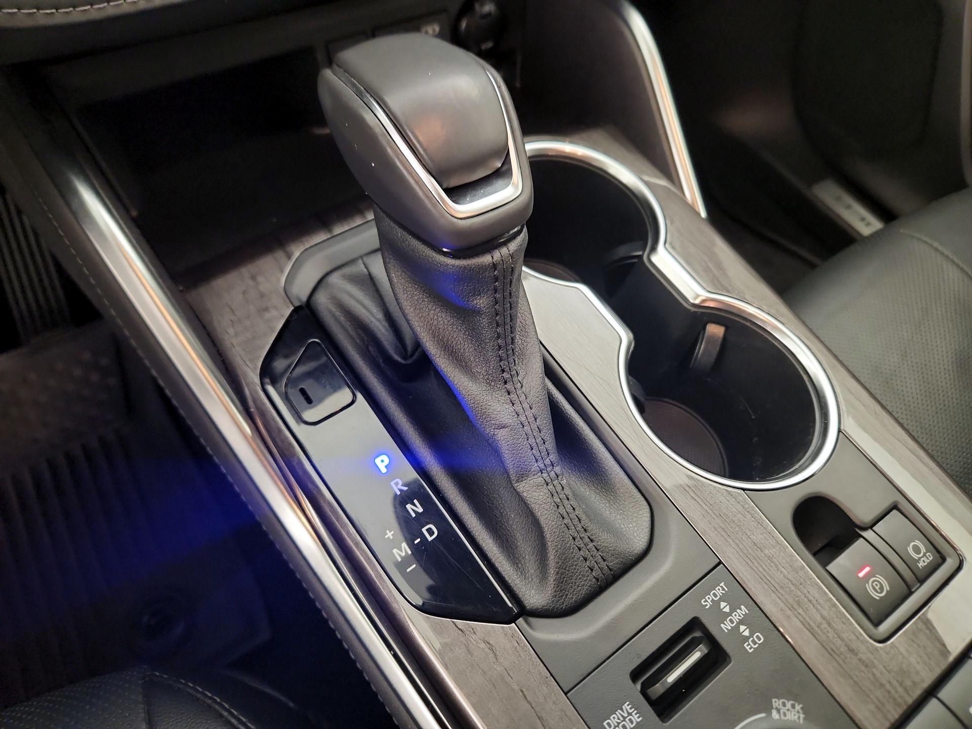 Thumbnail: 2022 Toyota Highlander - 18