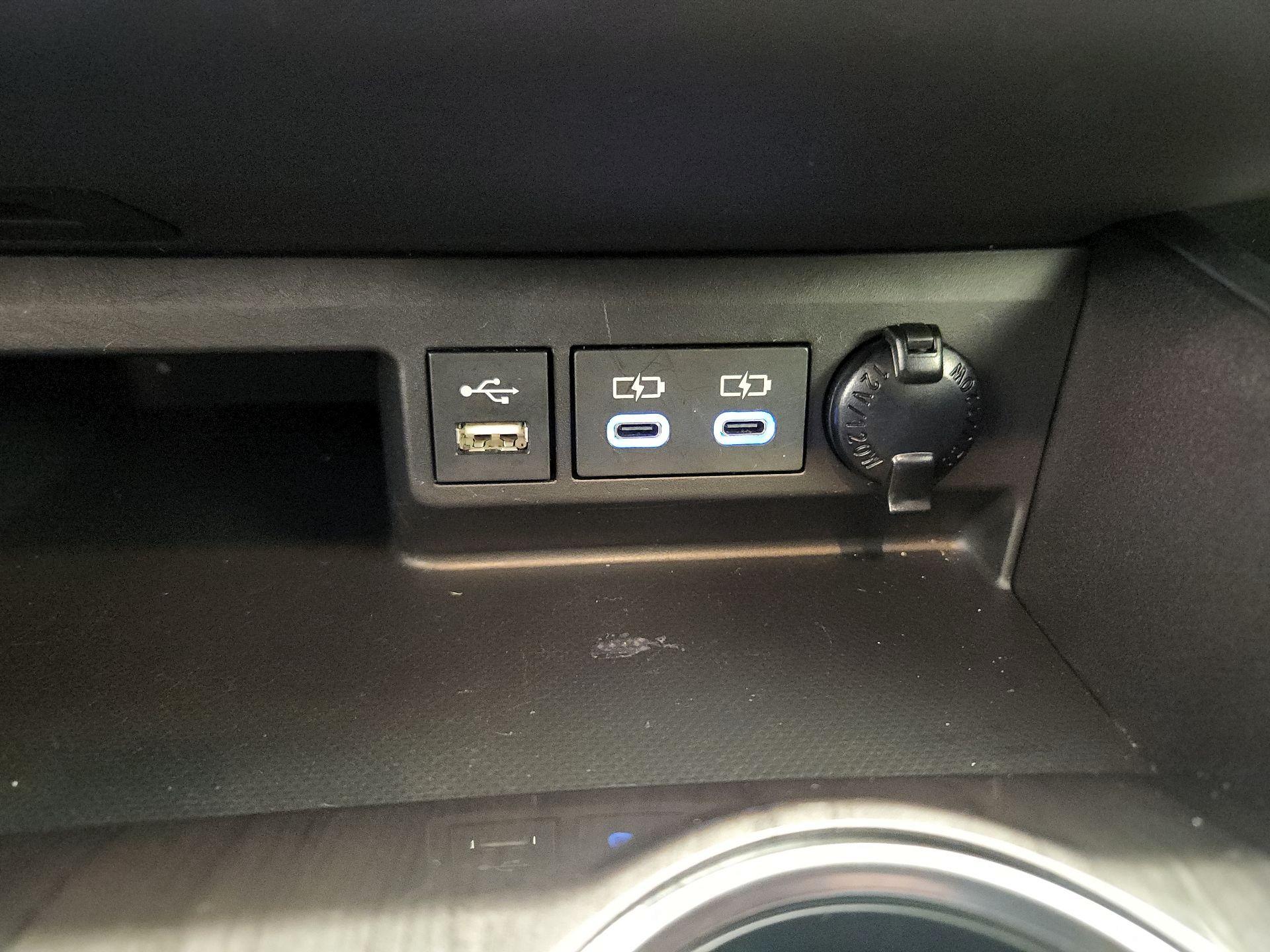 Thumbnail: 2022 Toyota Highlander - 19