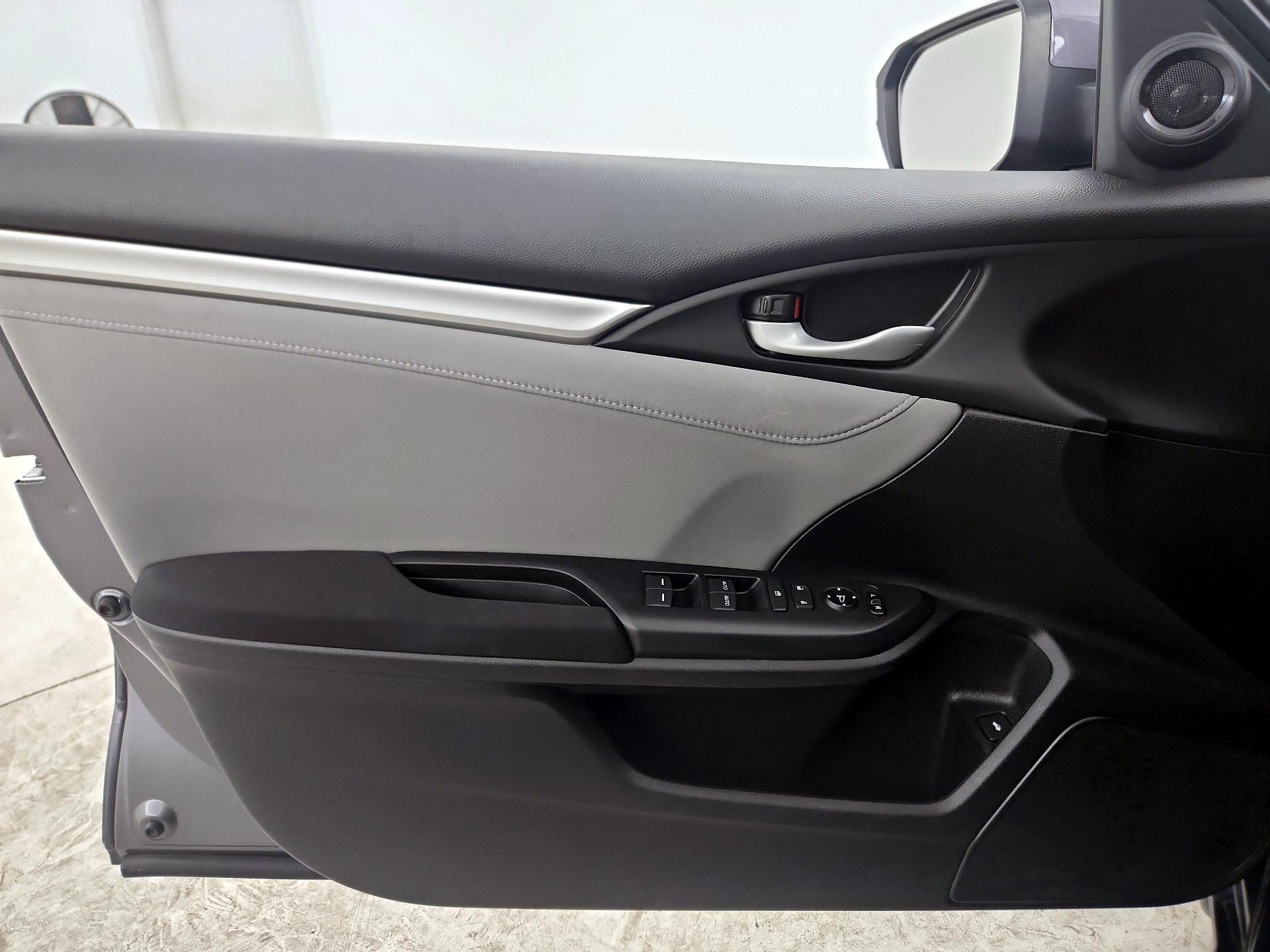 Thumbnail: 2017 Honda Civic - 12