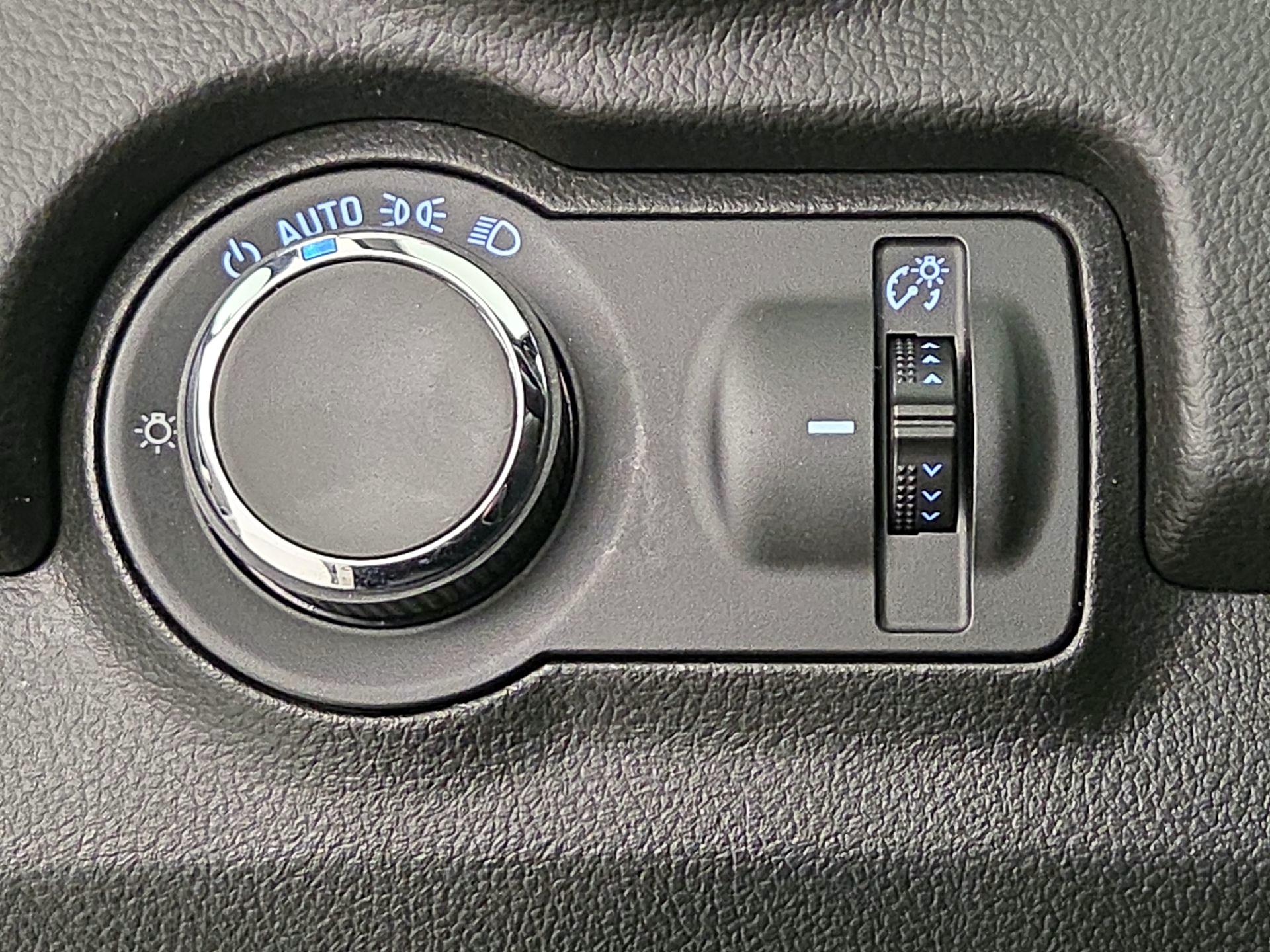 Thumbnail: 2015 Chevrolet Trax - 13