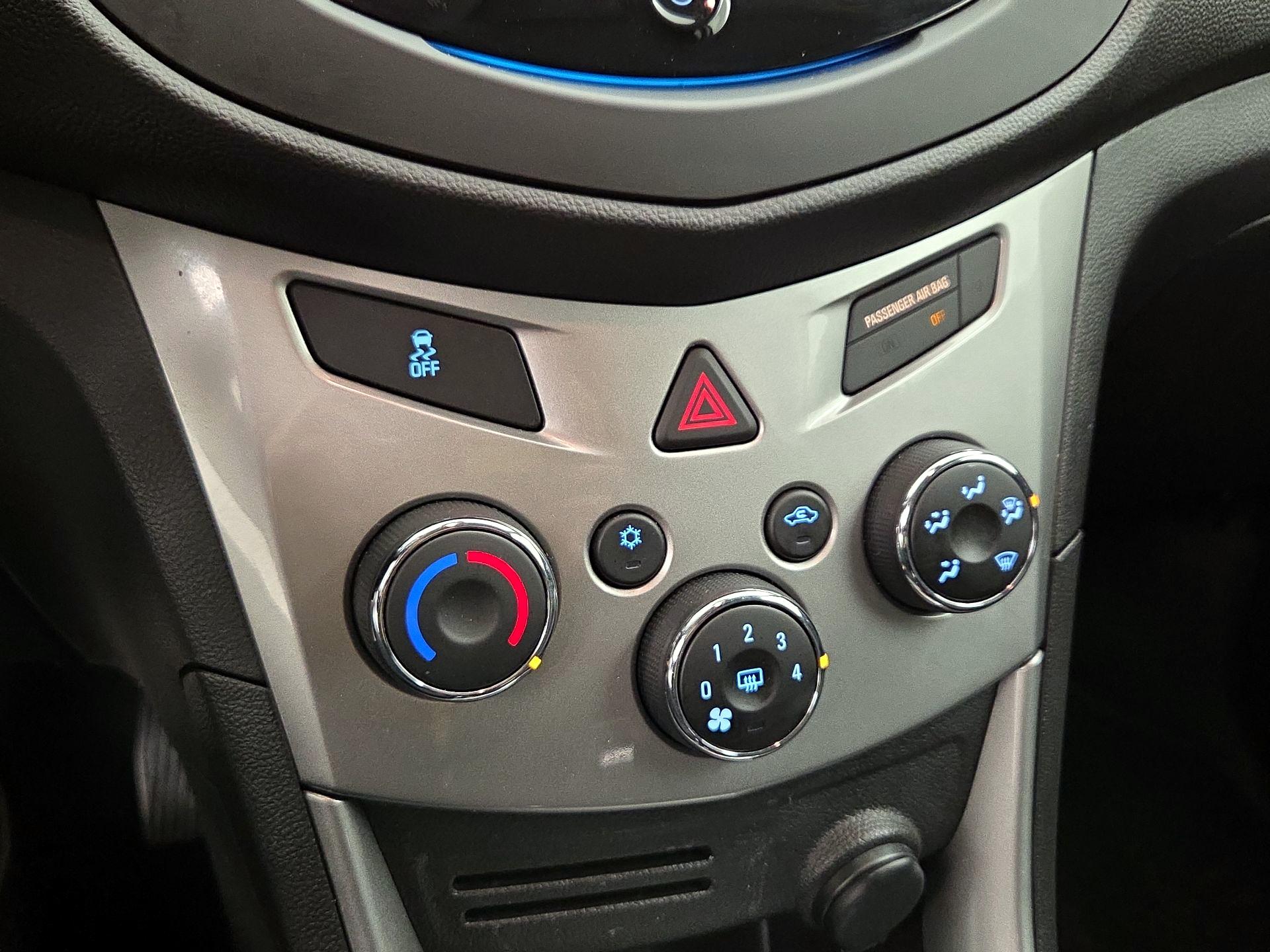 Thumbnail: 2015 Chevrolet Trax - 16