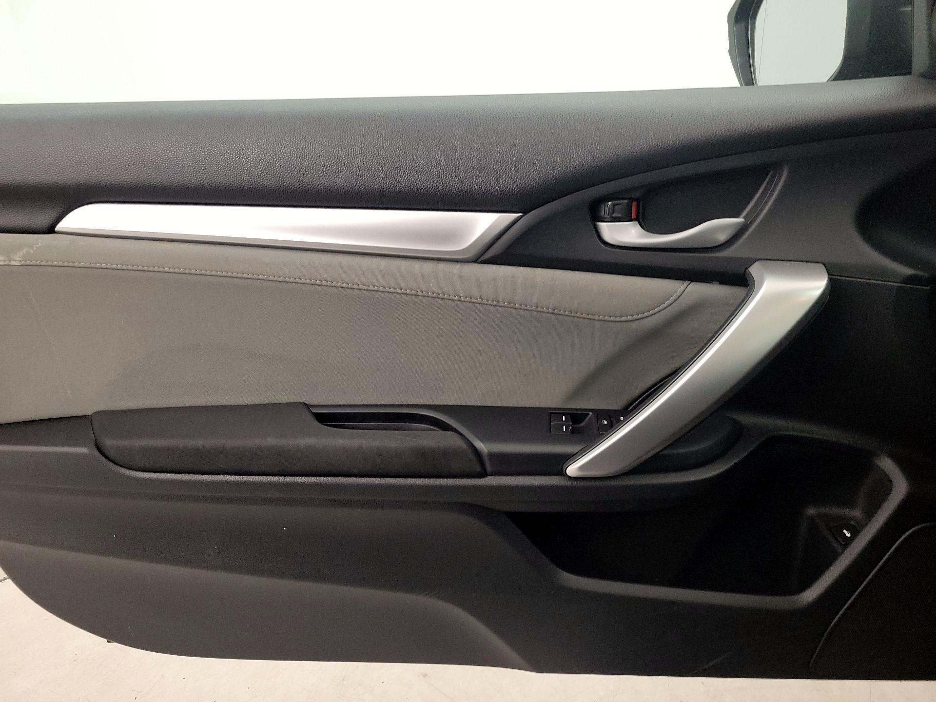 Thumbnail: 2016 Honda Civic - 12