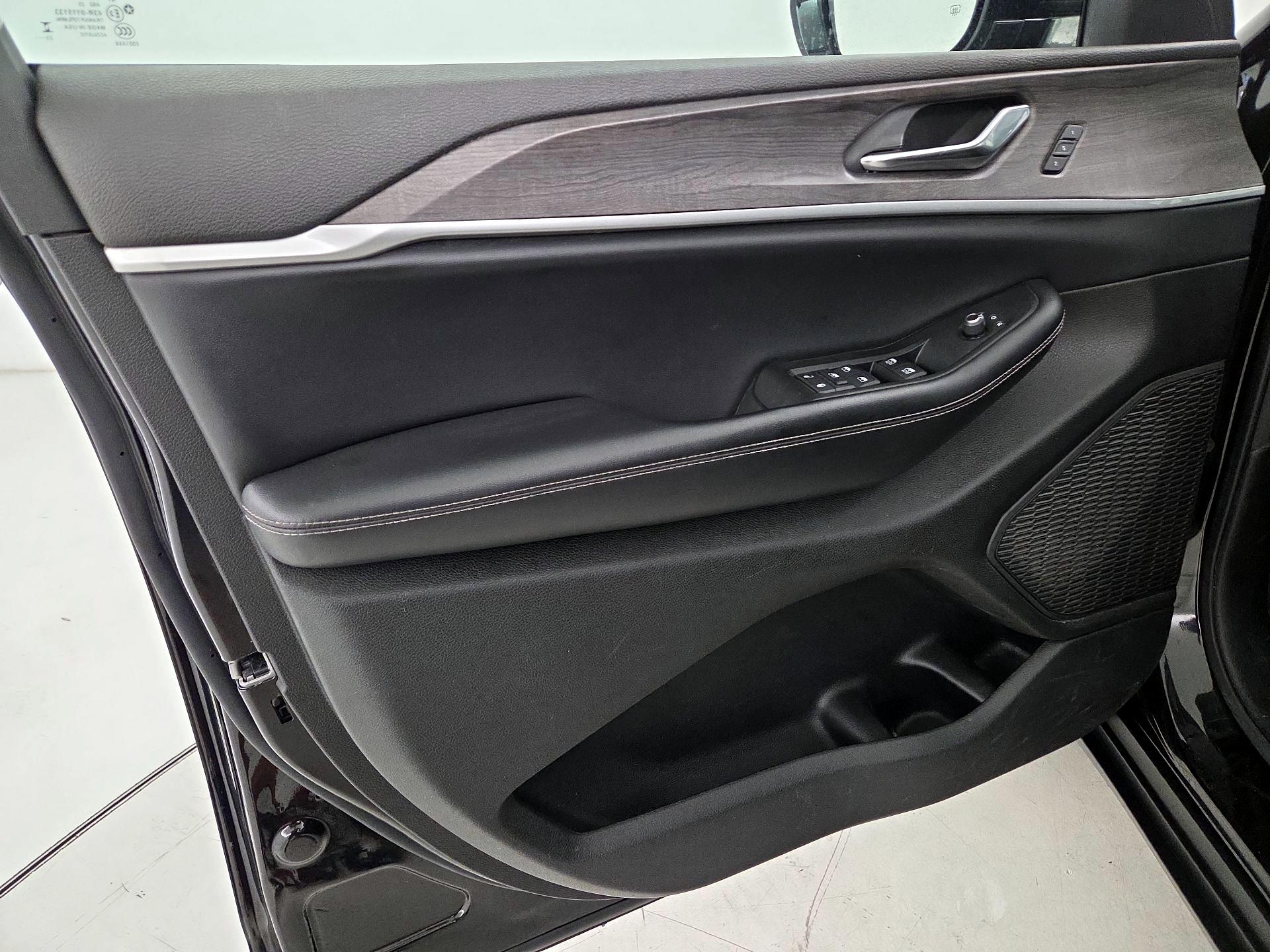 Thumbnail: 2024 Jeep Grand Cherokee - 12