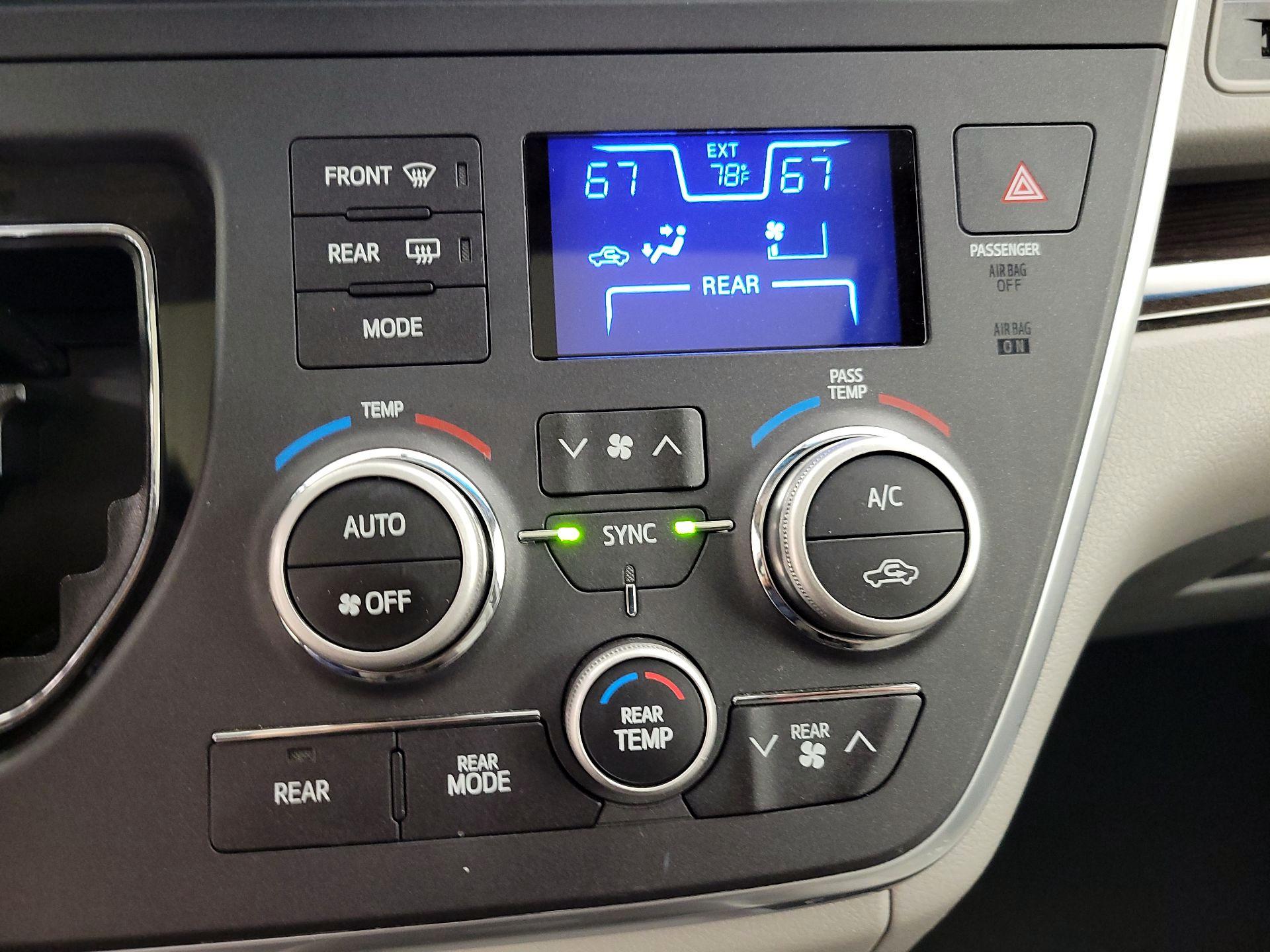 Thumbnail: 2015 Toyota Sienna - 16