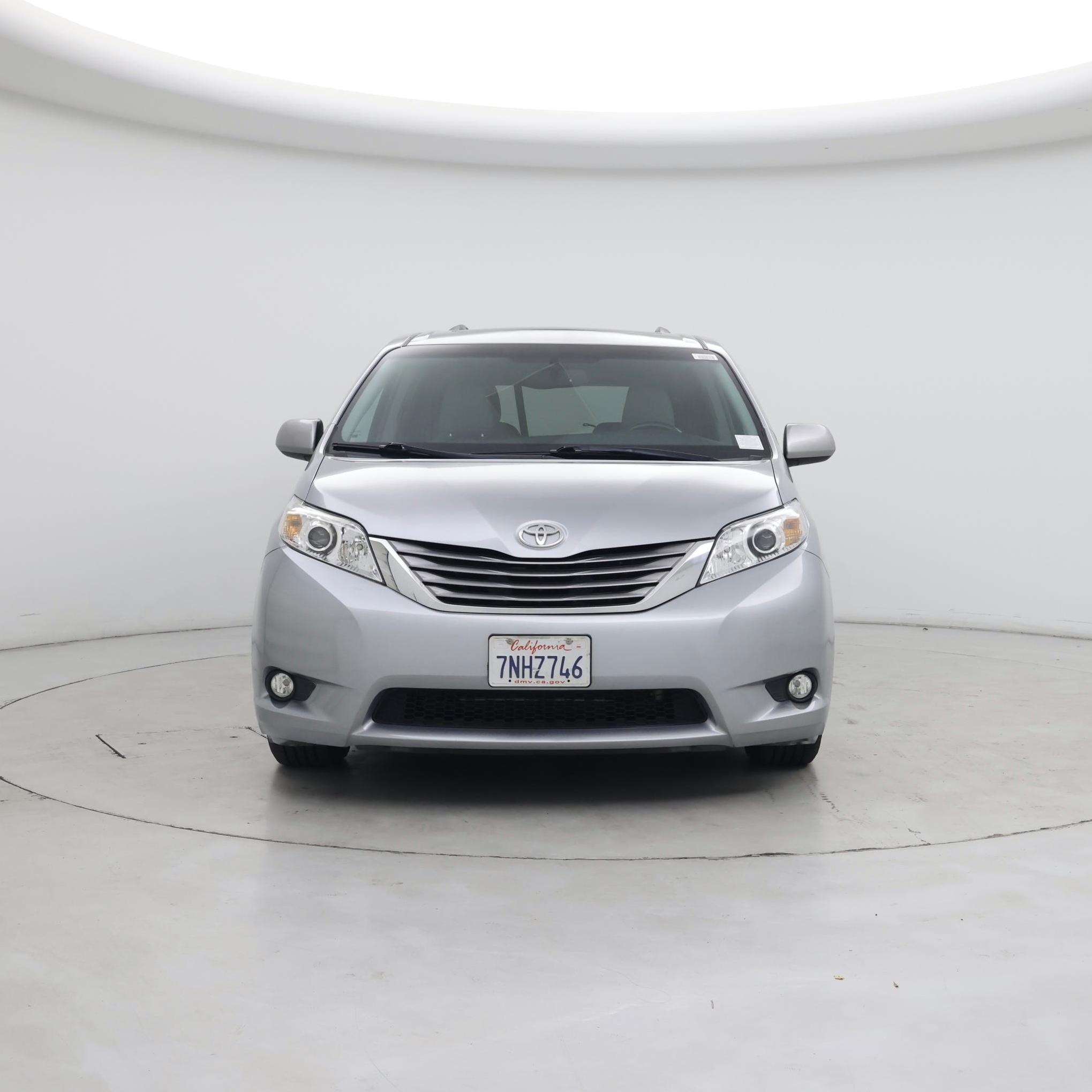 Thumbnail: 2015 Toyota Sienna - 5