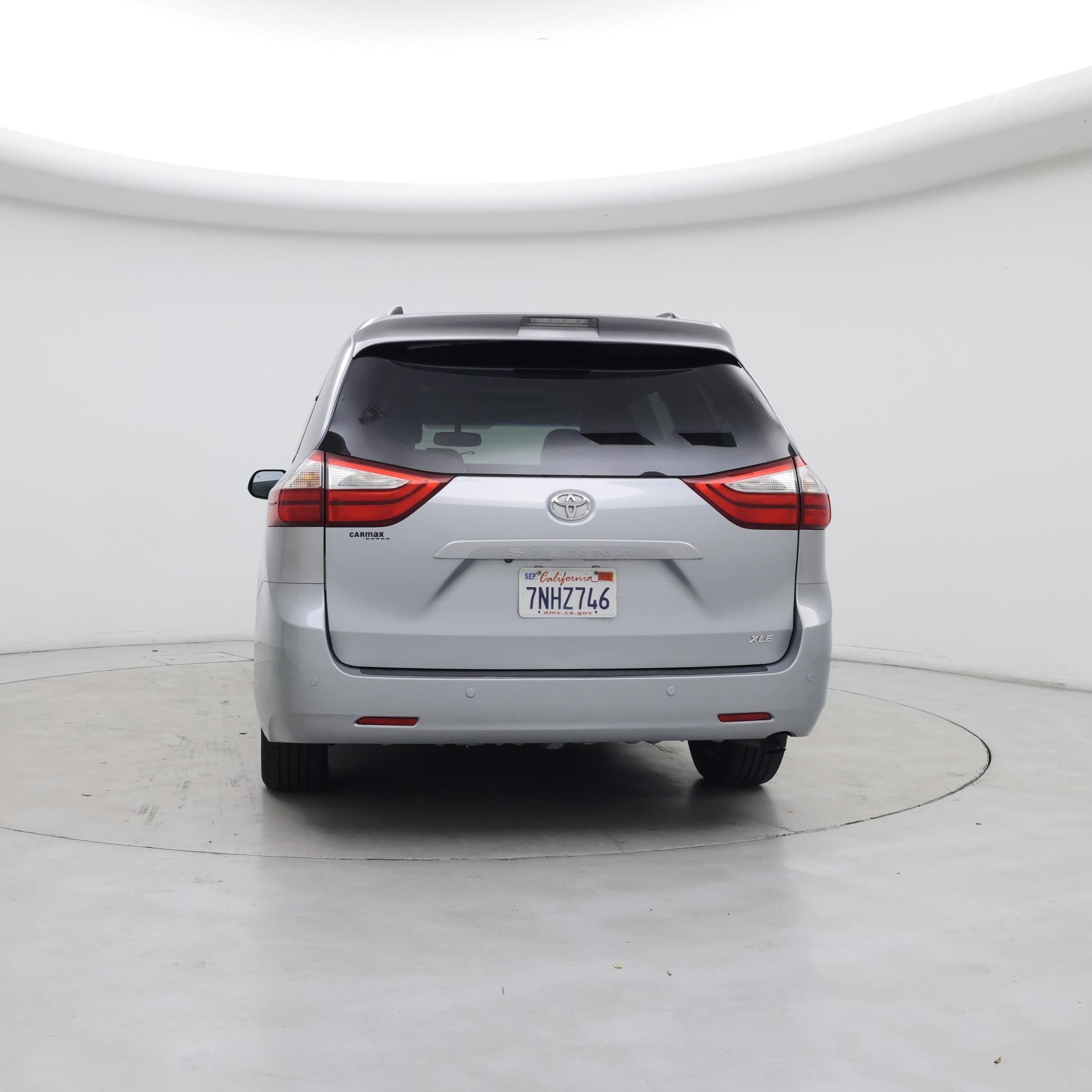 Thumbnail: 2015 Toyota Sienna - 6