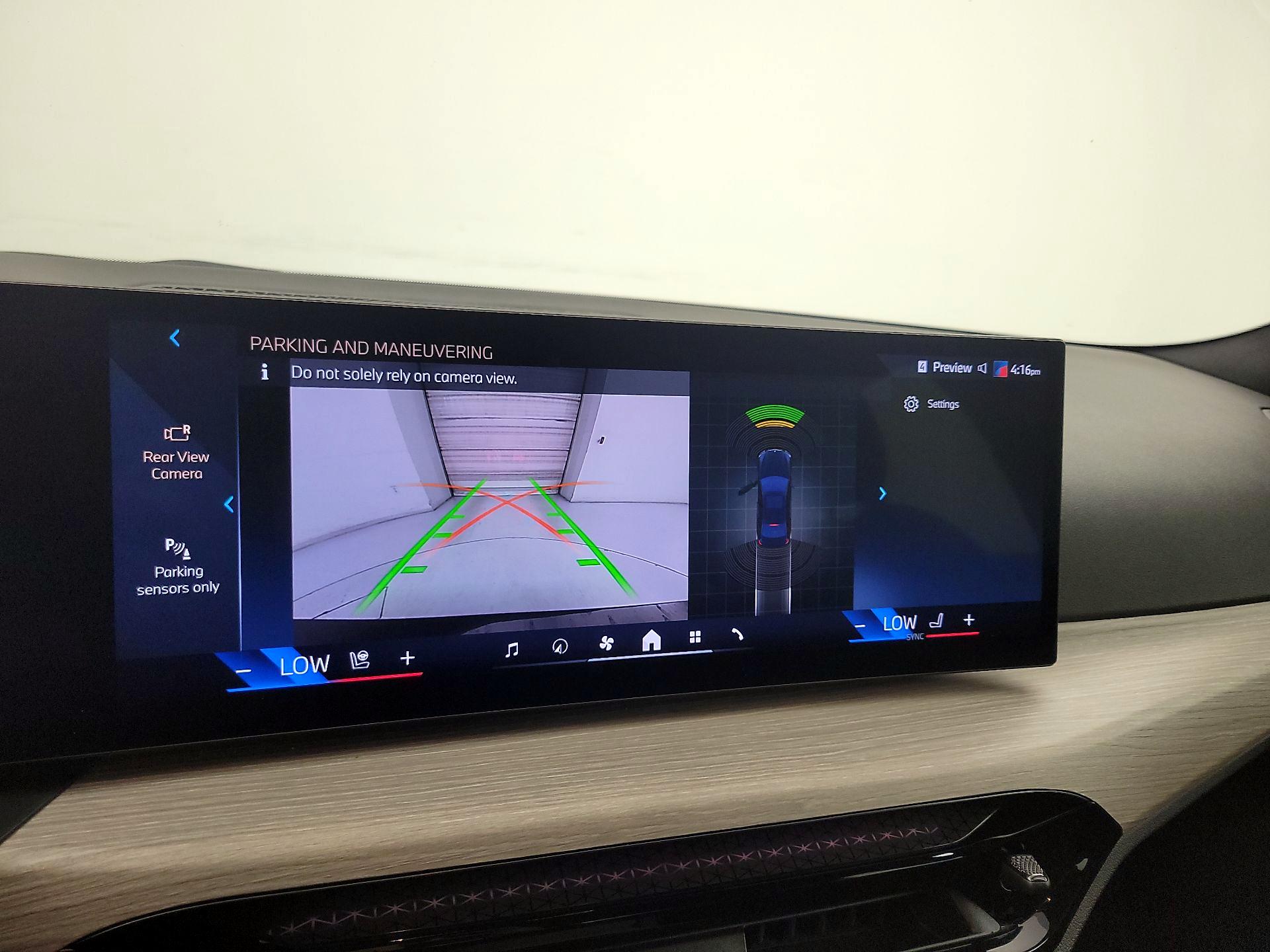 Thumbnail: 2025 BMW 3 Series - 14