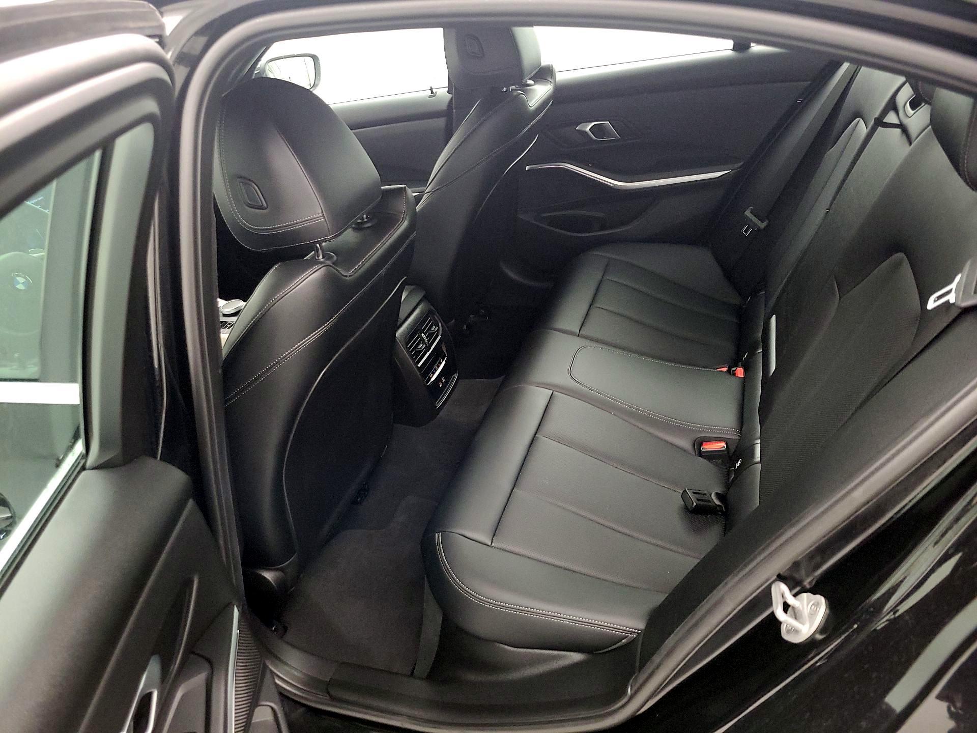 Thumbnail: 2025 BMW 3 Series - 19