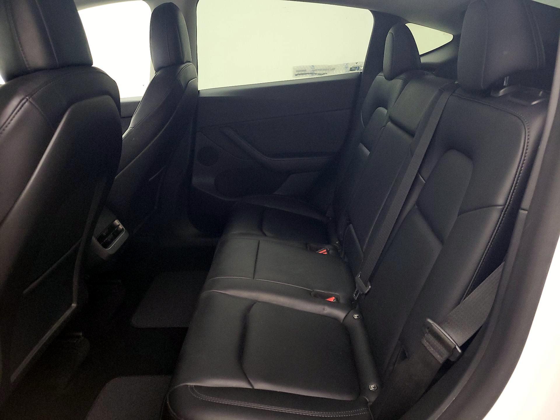 Thumbnail: 2022 Tesla Model Y - 18