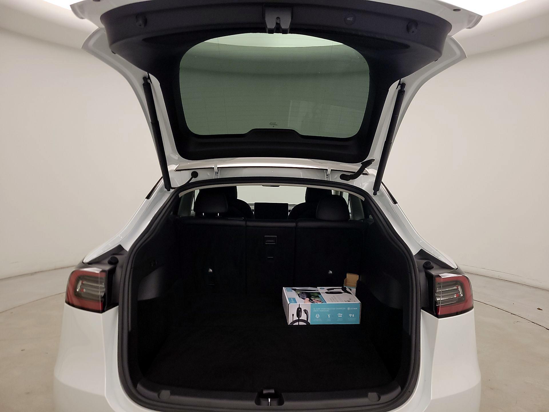 Thumbnail: 2022 Tesla Model Y - 19