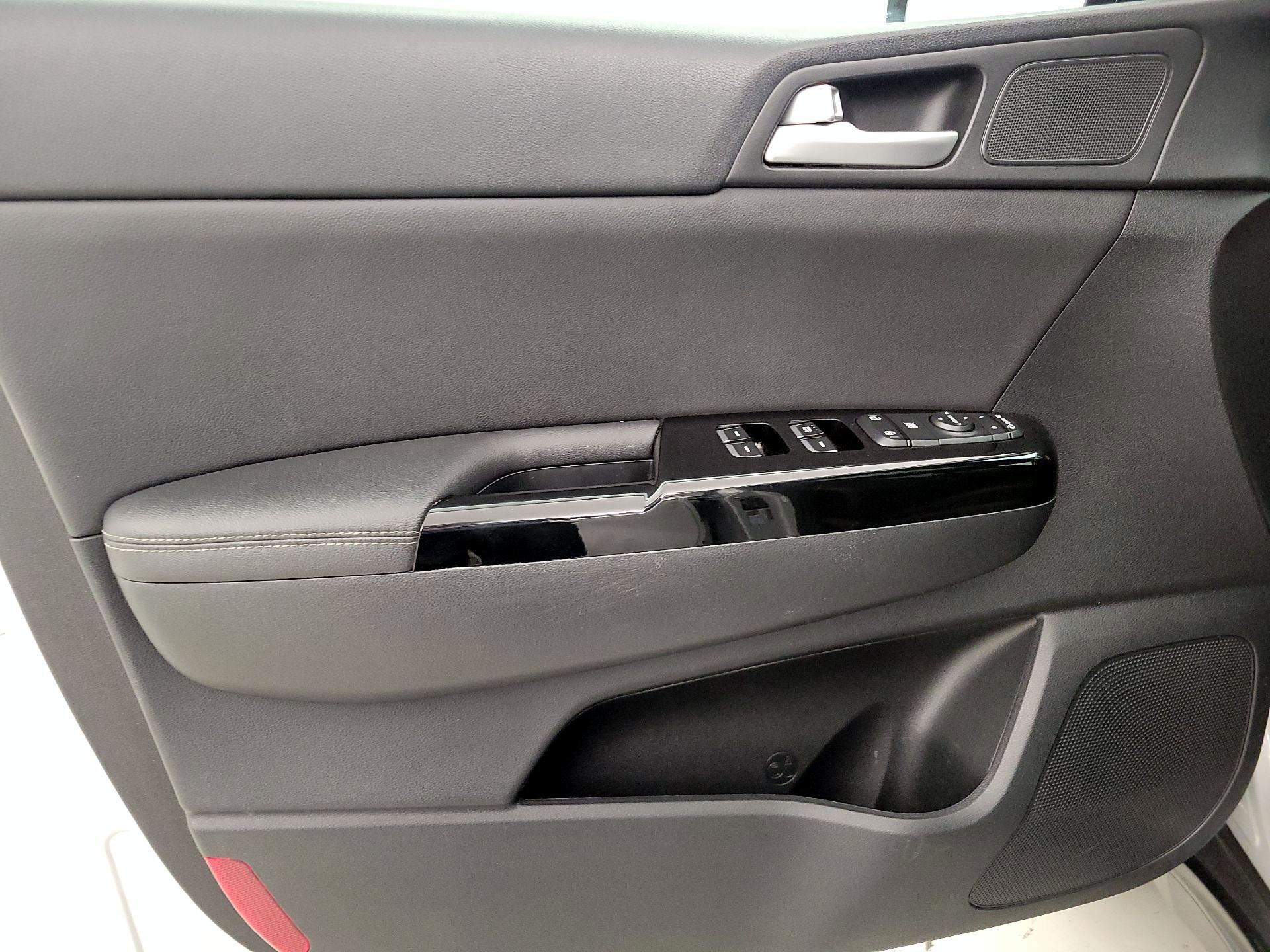 Thumbnail: 2022 Kia Sportage - 12