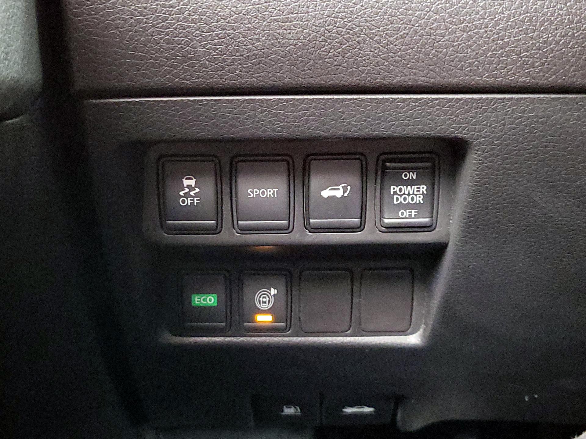 Thumbnail: 2016 Nissan Rogue - 13