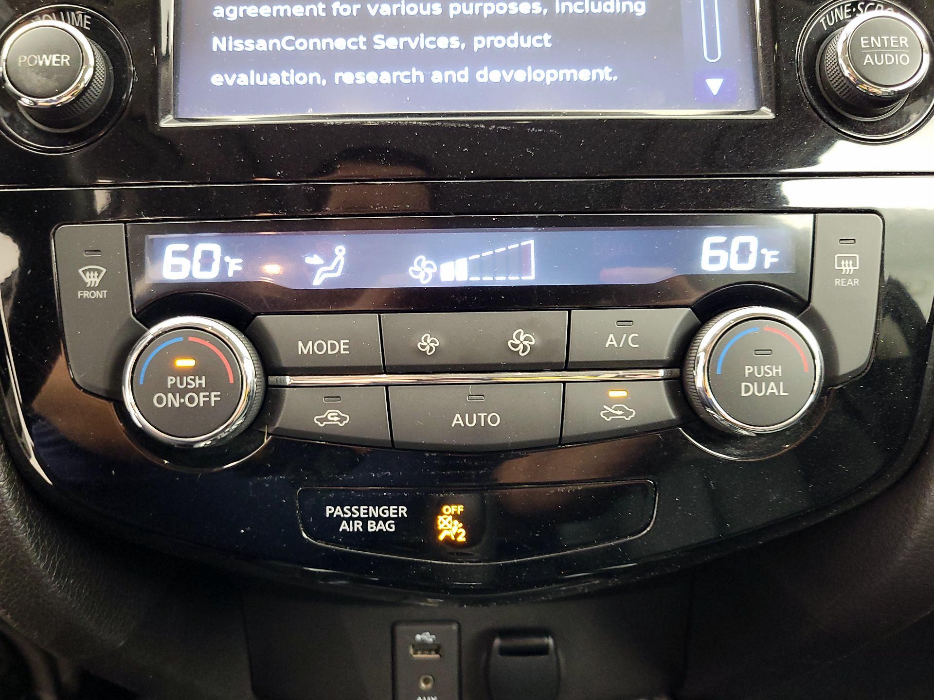 Thumbnail: 2016 Nissan Rogue - 17