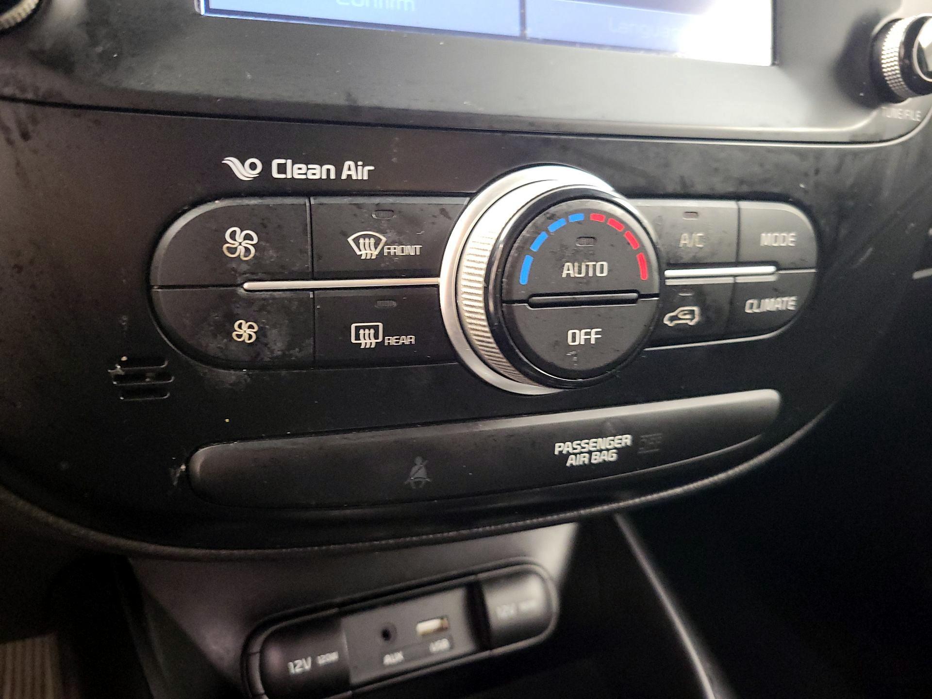 Thumbnail: 2018 Kia Soul - 16