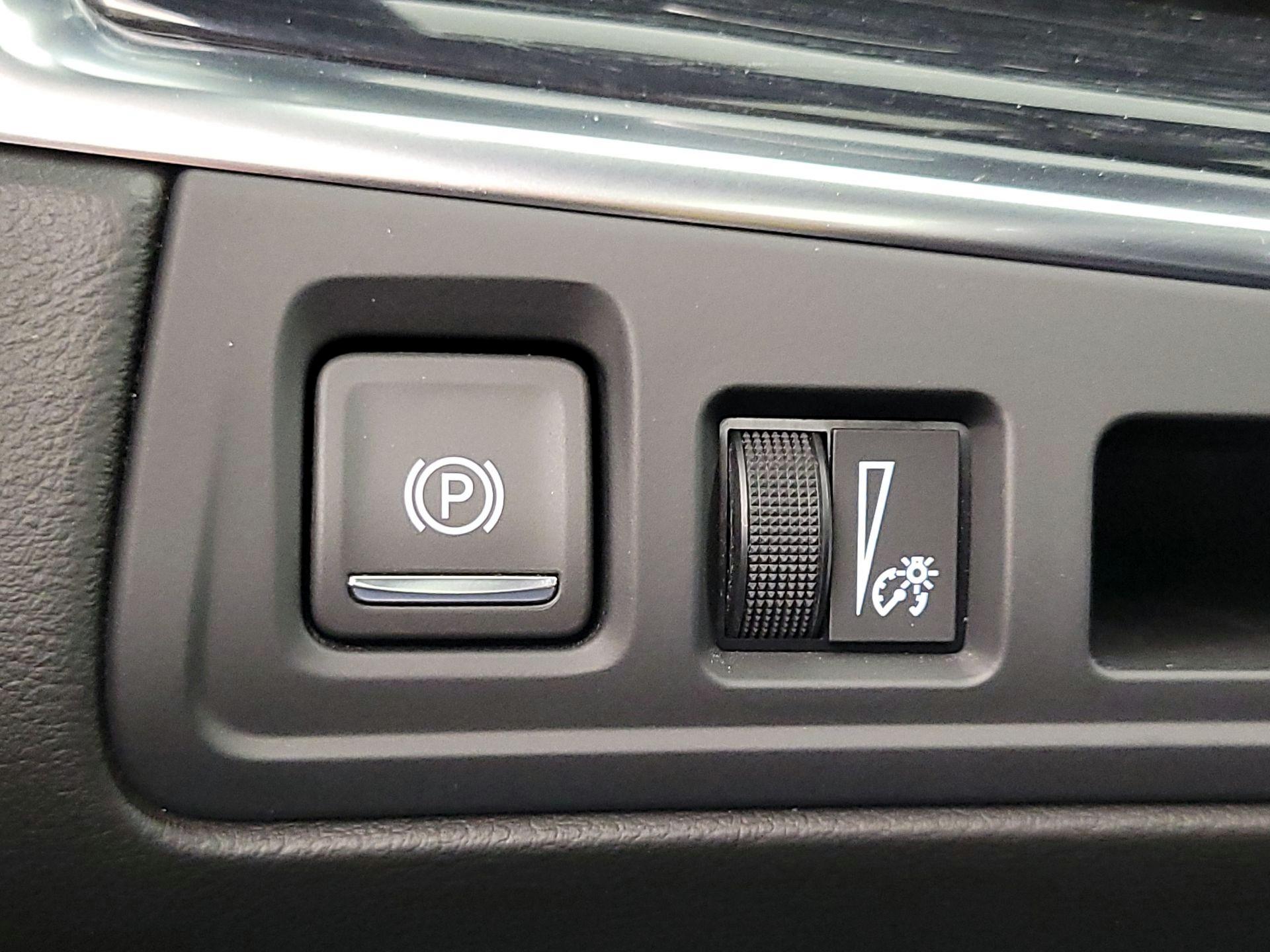 Thumbnail: 2025 Cadillac XT5 - 13