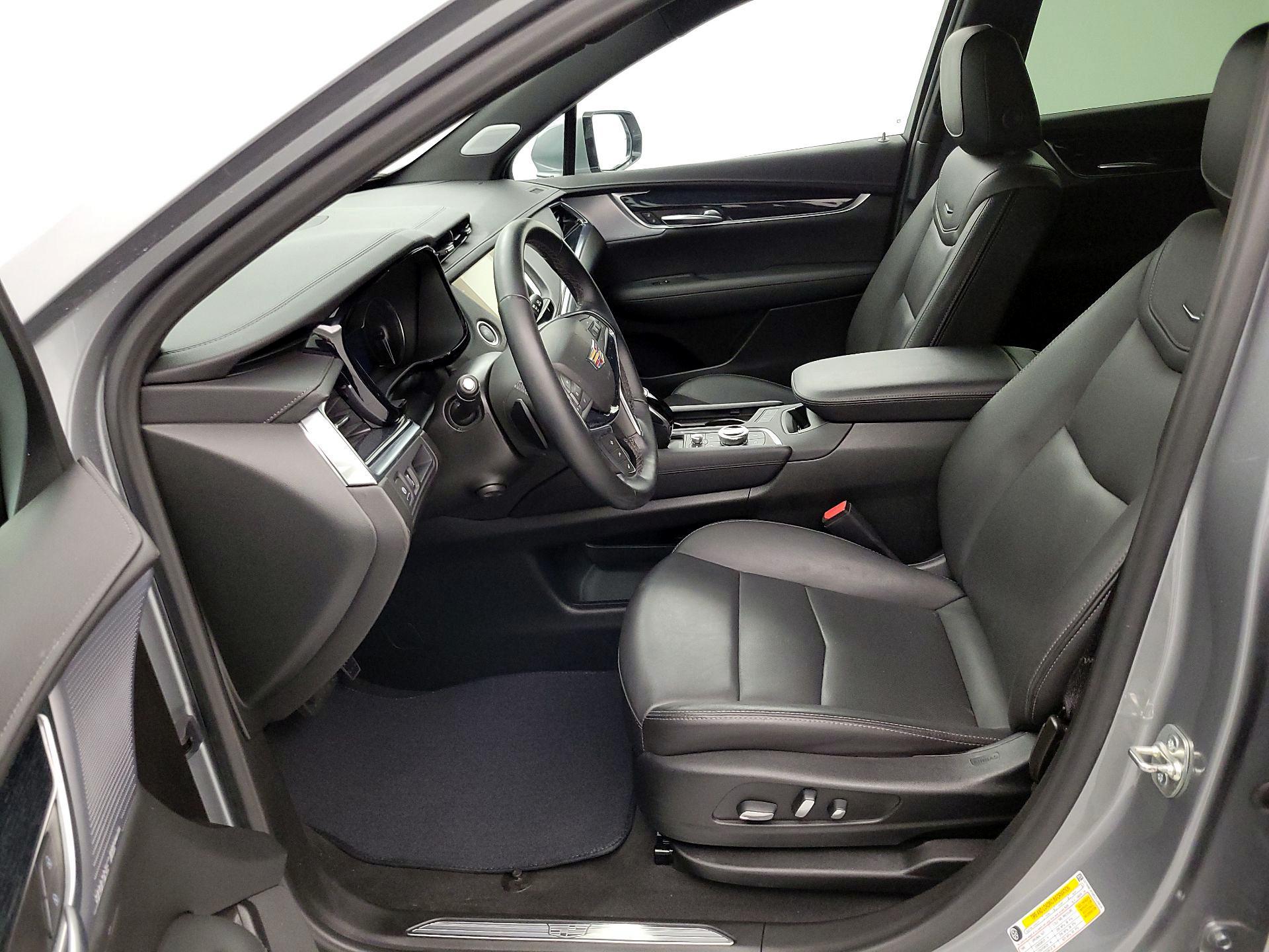 Thumbnail: 2025 Cadillac XT5 - 11