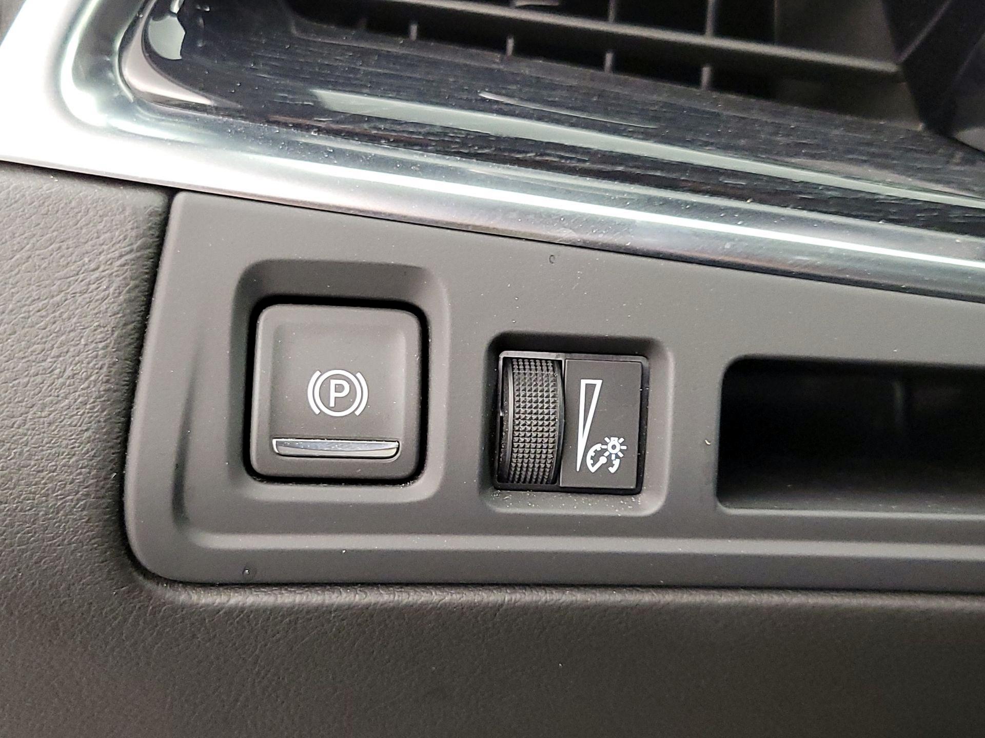 Thumbnail: 2025 Cadillac XT5 - 13