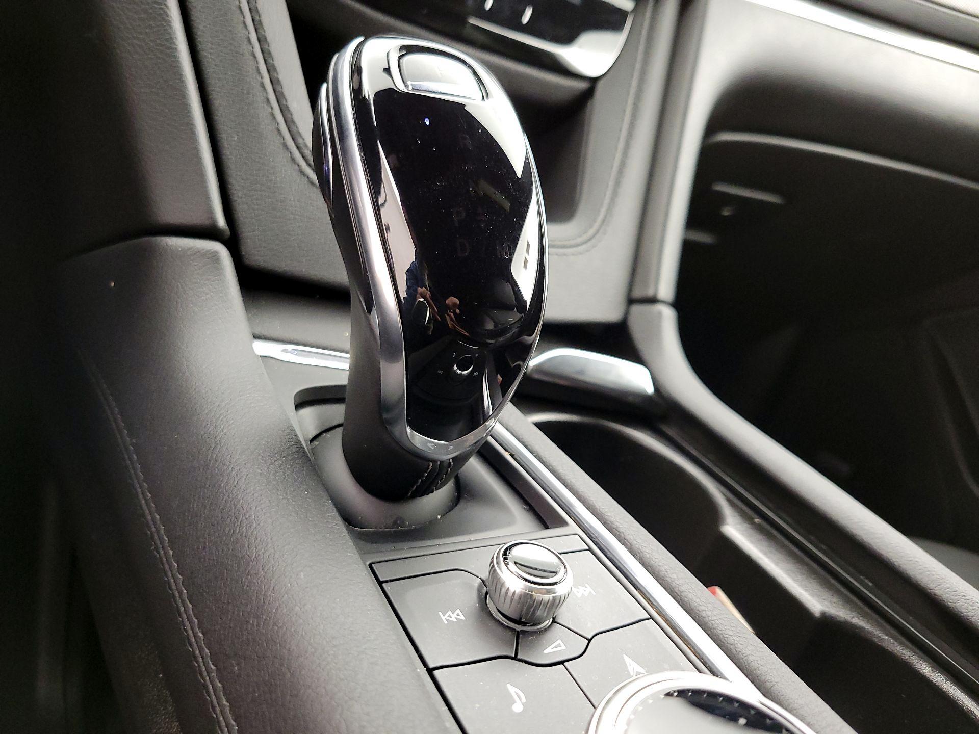 Thumbnail: 2025 Cadillac XT5 - 18