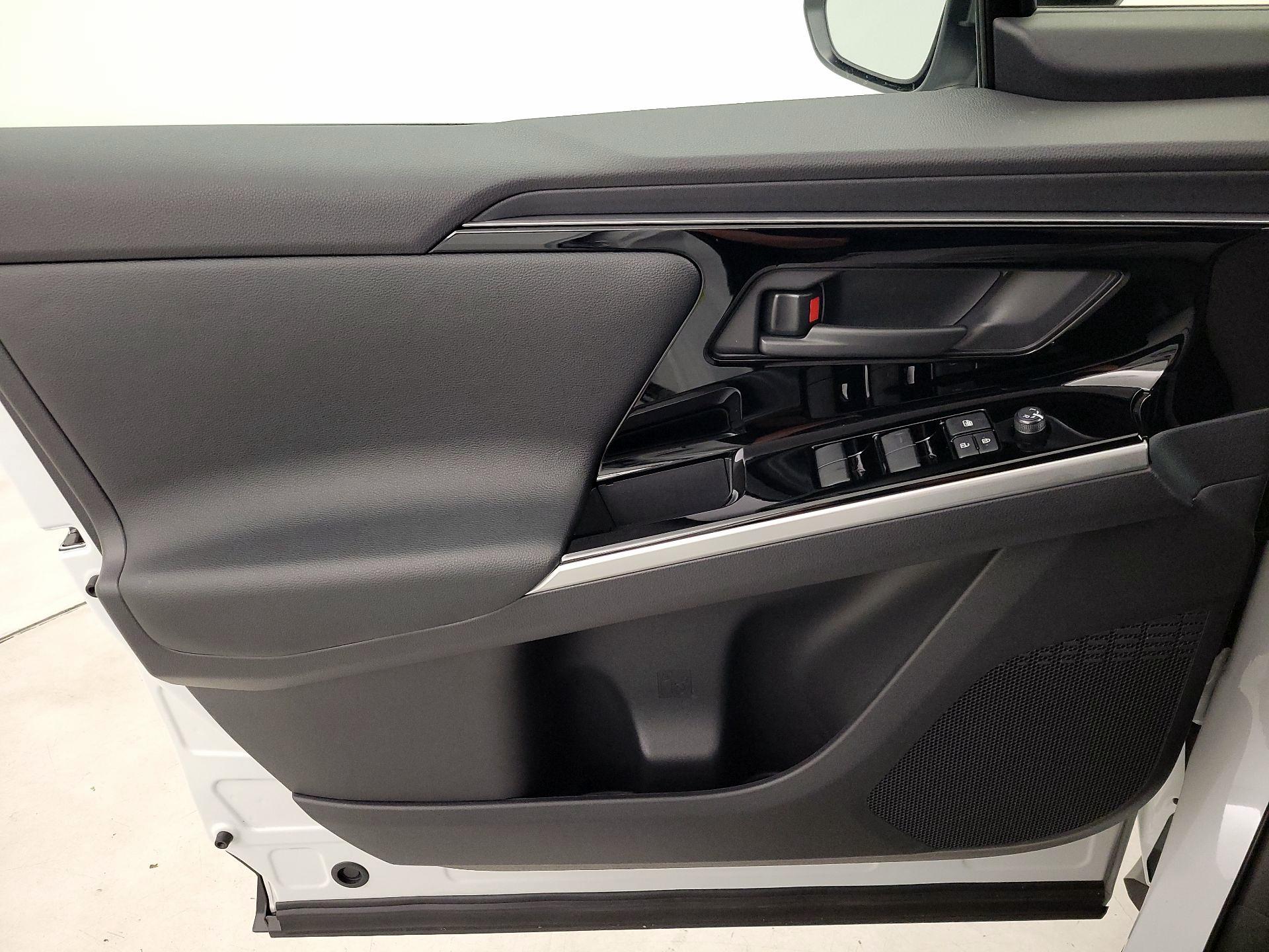 Thumbnail: 2025 Toyota bZ4X - 12