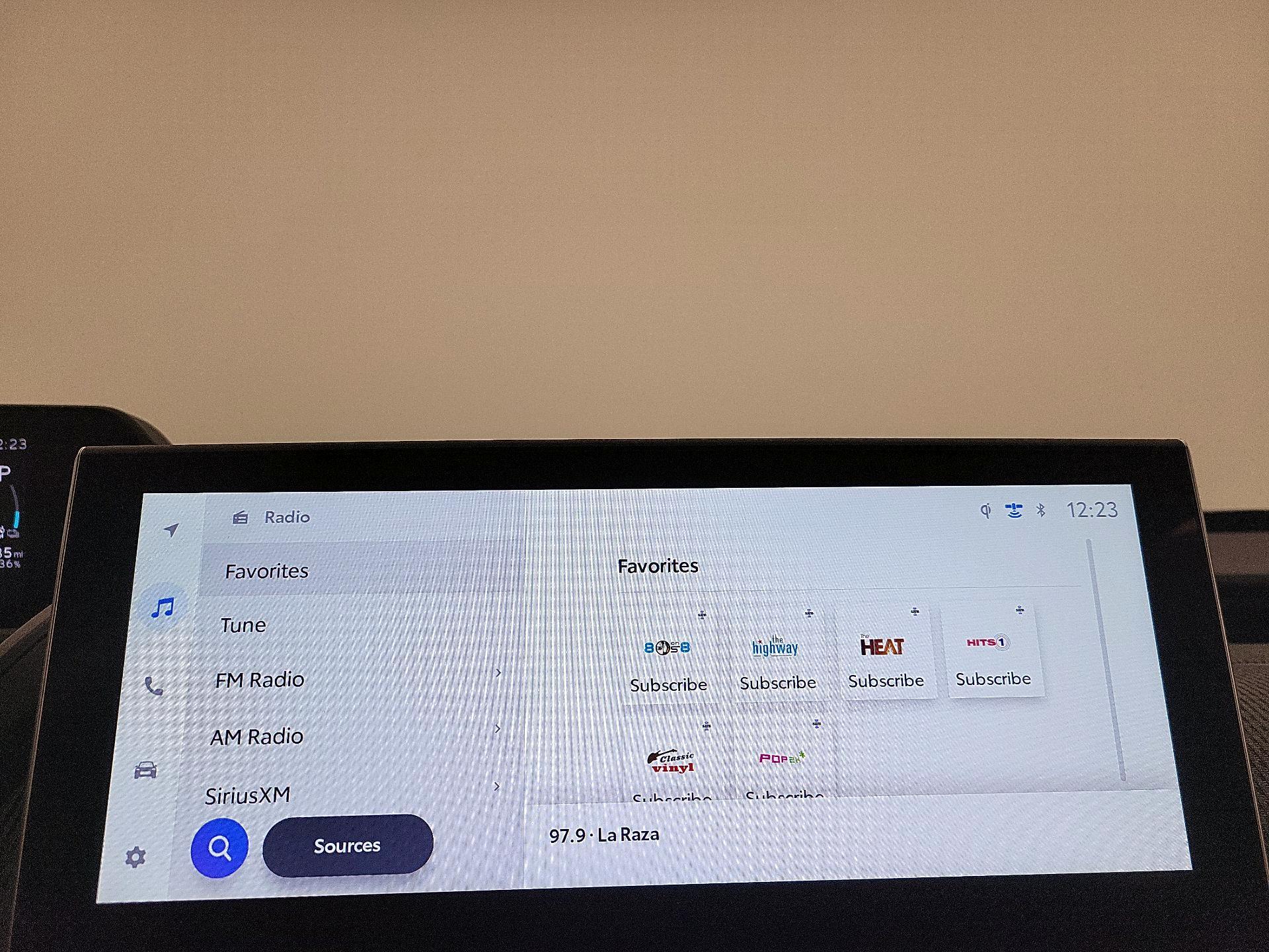 Thumbnail: 2025 Toyota bZ4X - 16