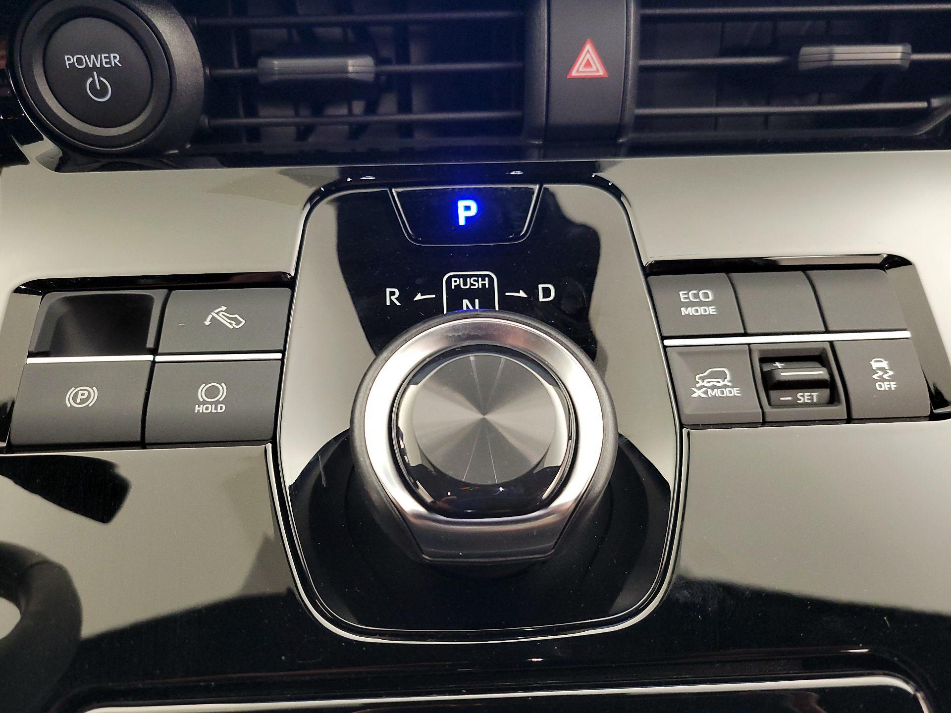 Thumbnail: 2025 Toyota bZ4X - 18