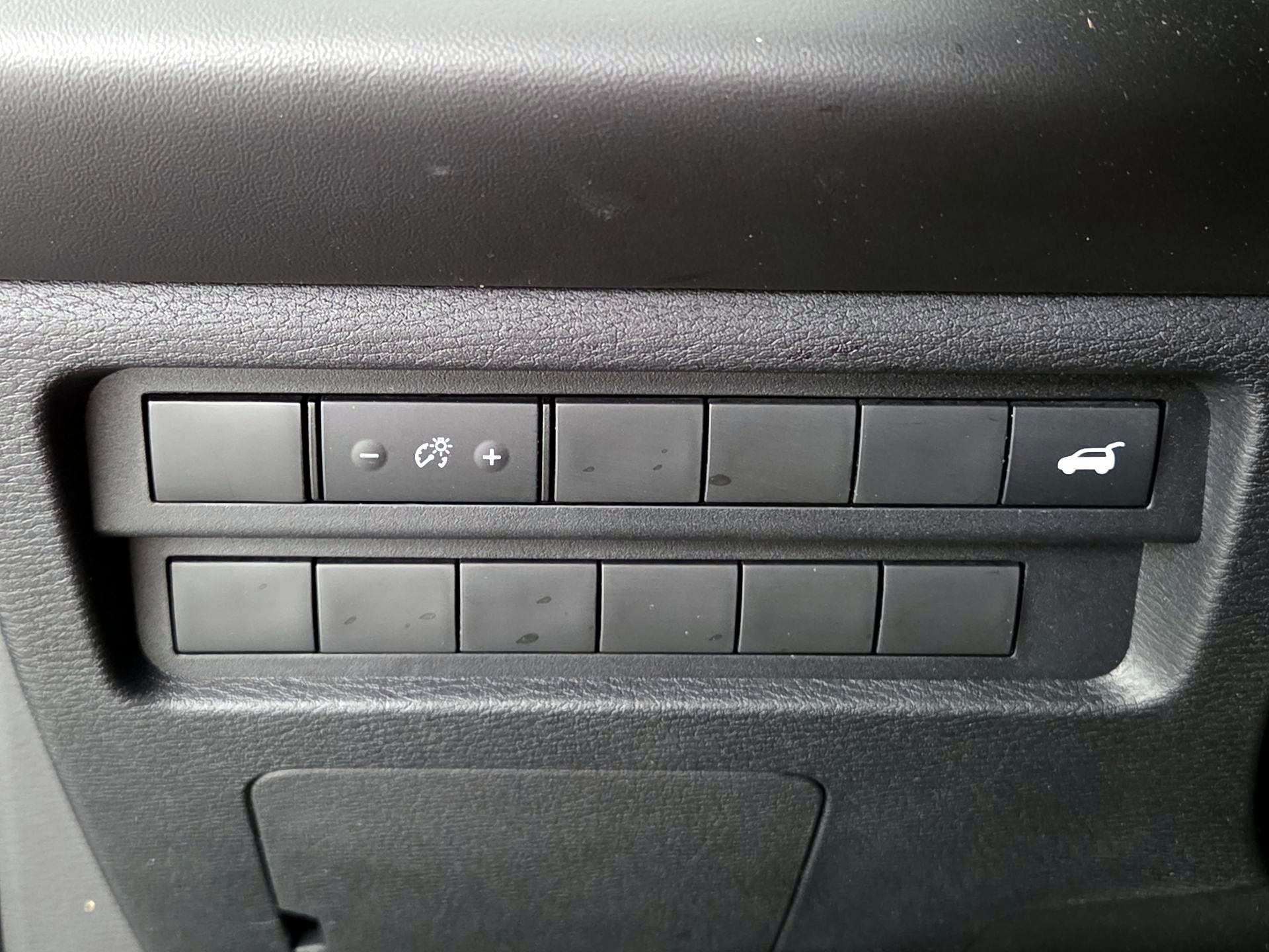 Thumbnail: 2024 Mitsubishi Outlander - 13