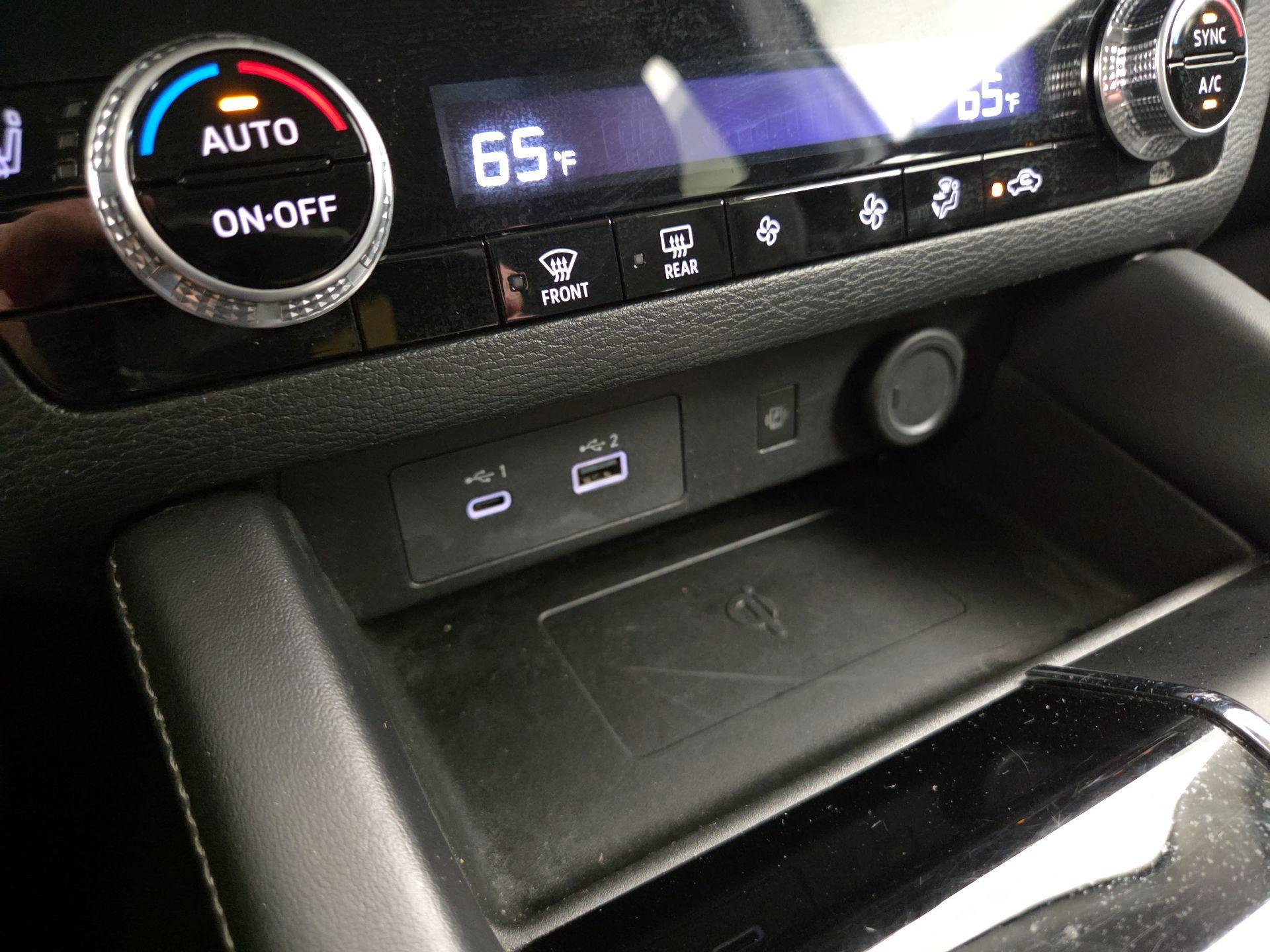 Thumbnail: 2024 Mitsubishi Outlander - 19