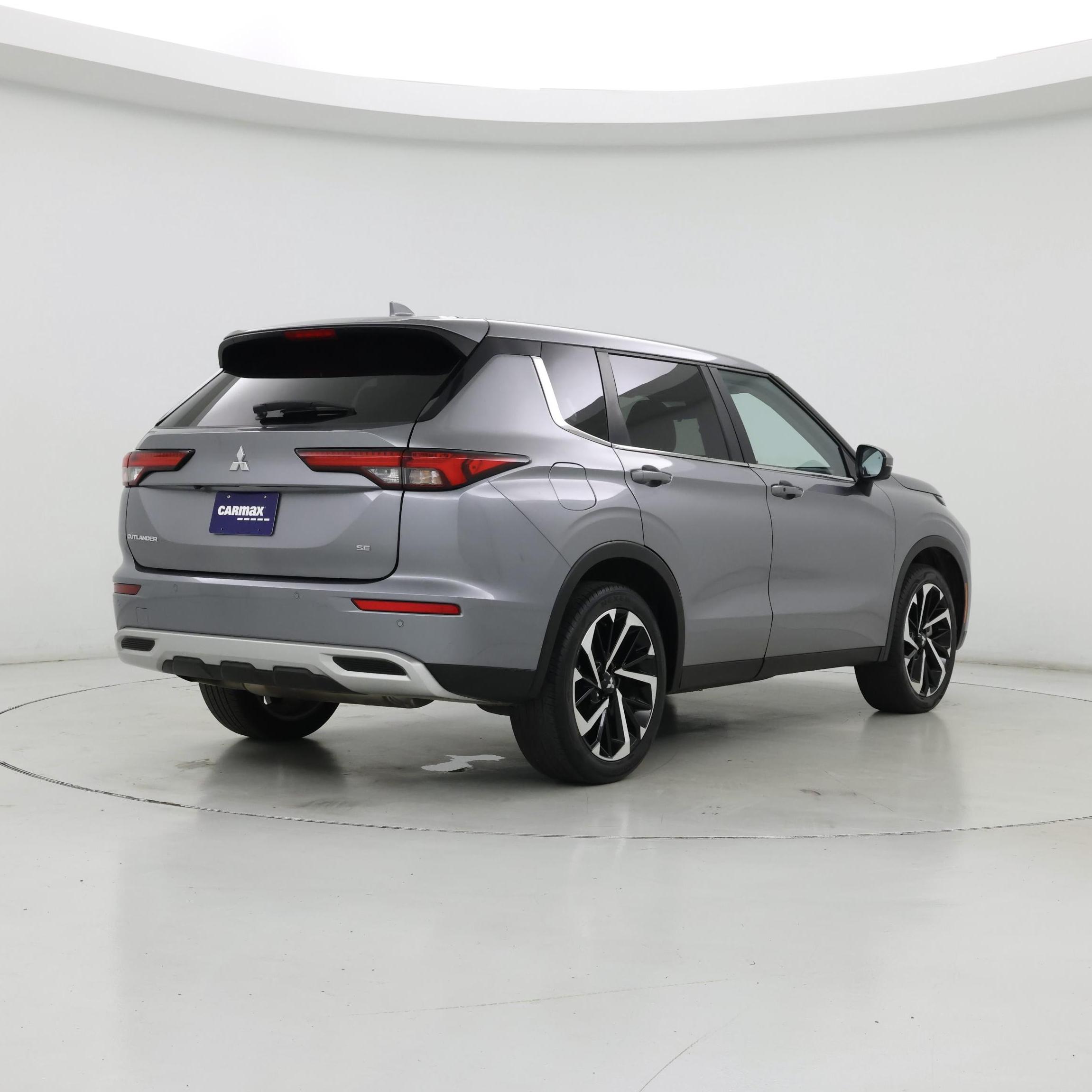 Thumbnail: 2024 Mitsubishi Outlander - 8