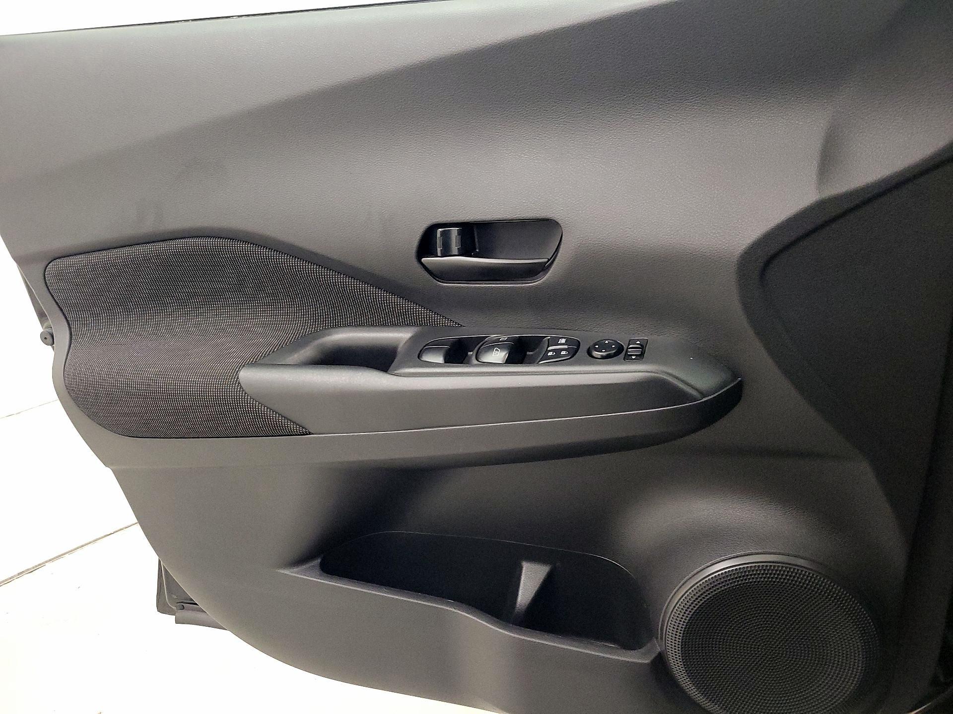 Thumbnail: 2019 Nissan Kicks - 12