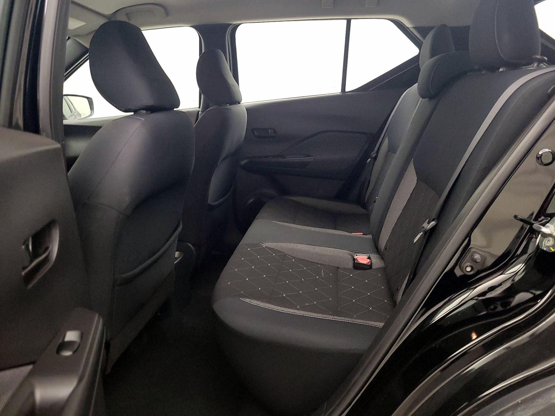 Thumbnail: 2019 Nissan Kicks - 19