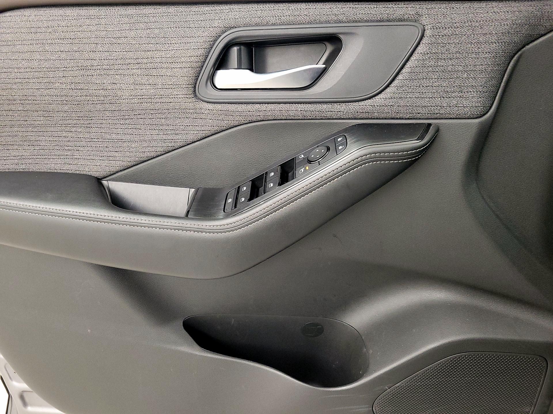 Thumbnail: 2022 Nissan Rogue - 12