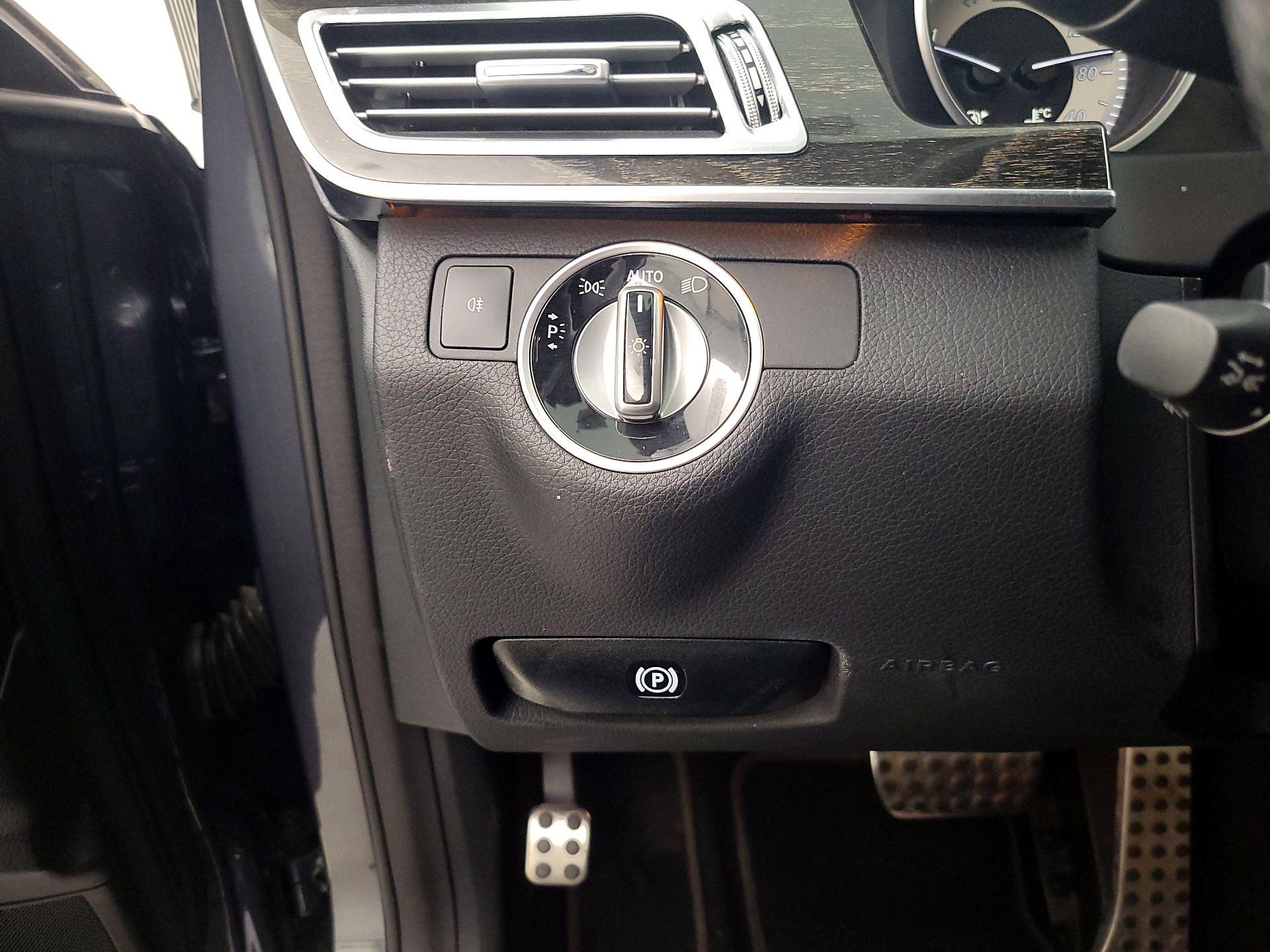 Thumbnail: 2015 Mercedes-Benz E-Class - 13