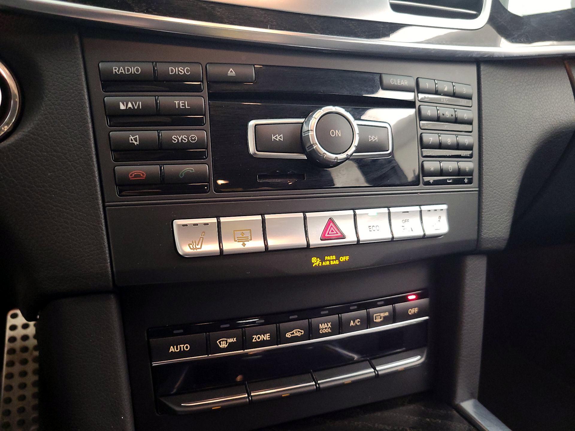 Thumbnail: 2015 Mercedes-Benz E-Class - 16