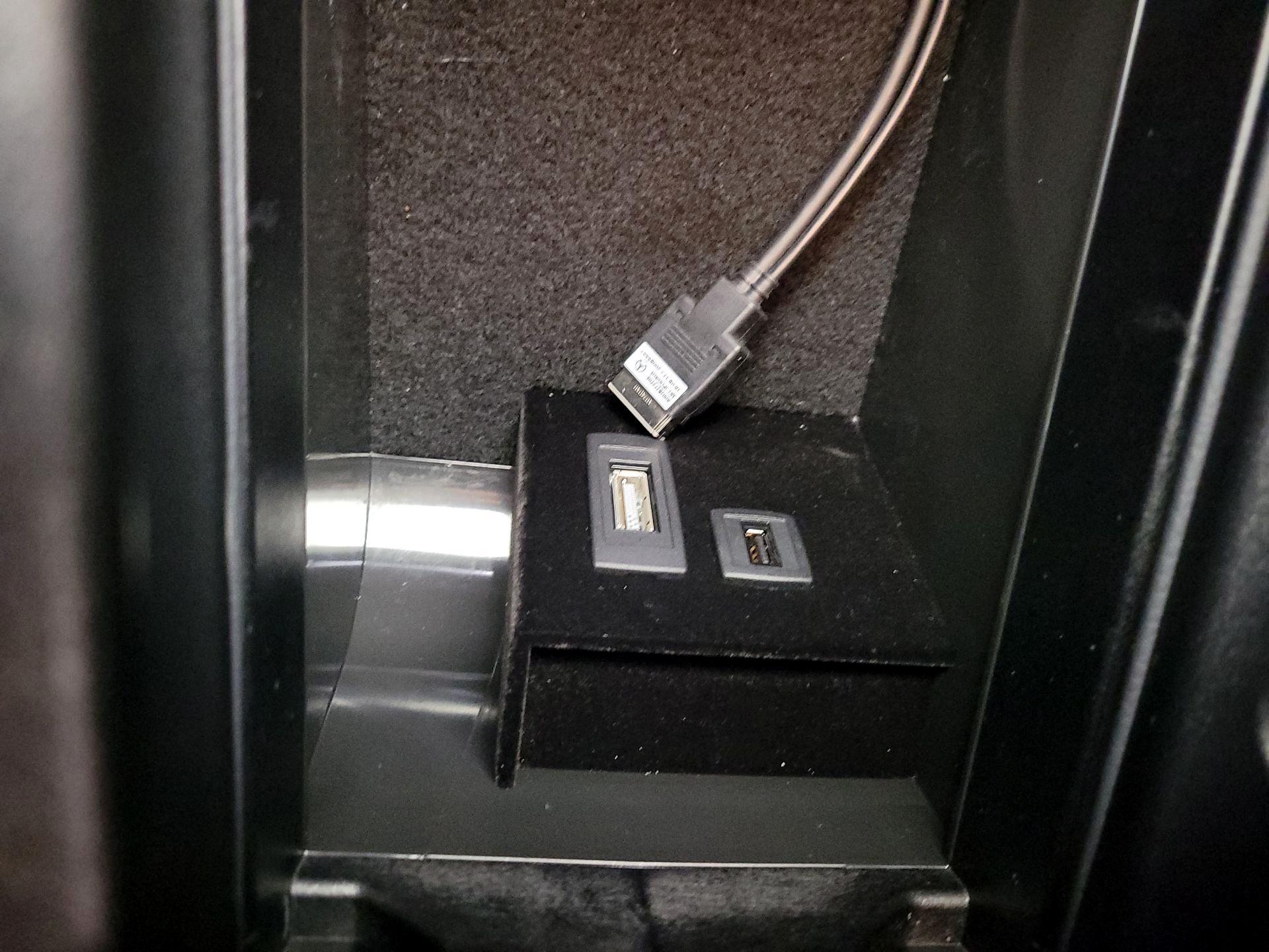 Thumbnail: 2015 Mercedes-Benz E-Class - 18