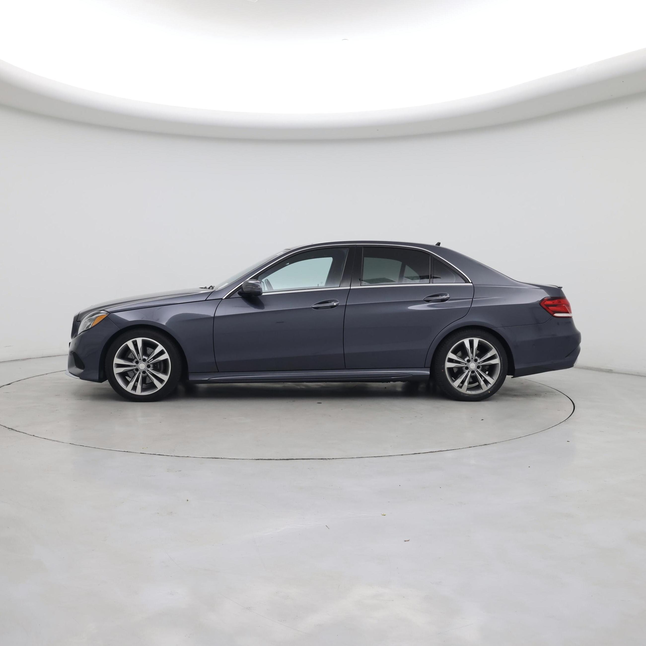 Thumbnail: 2015 Mercedes-Benz E-Class - 3