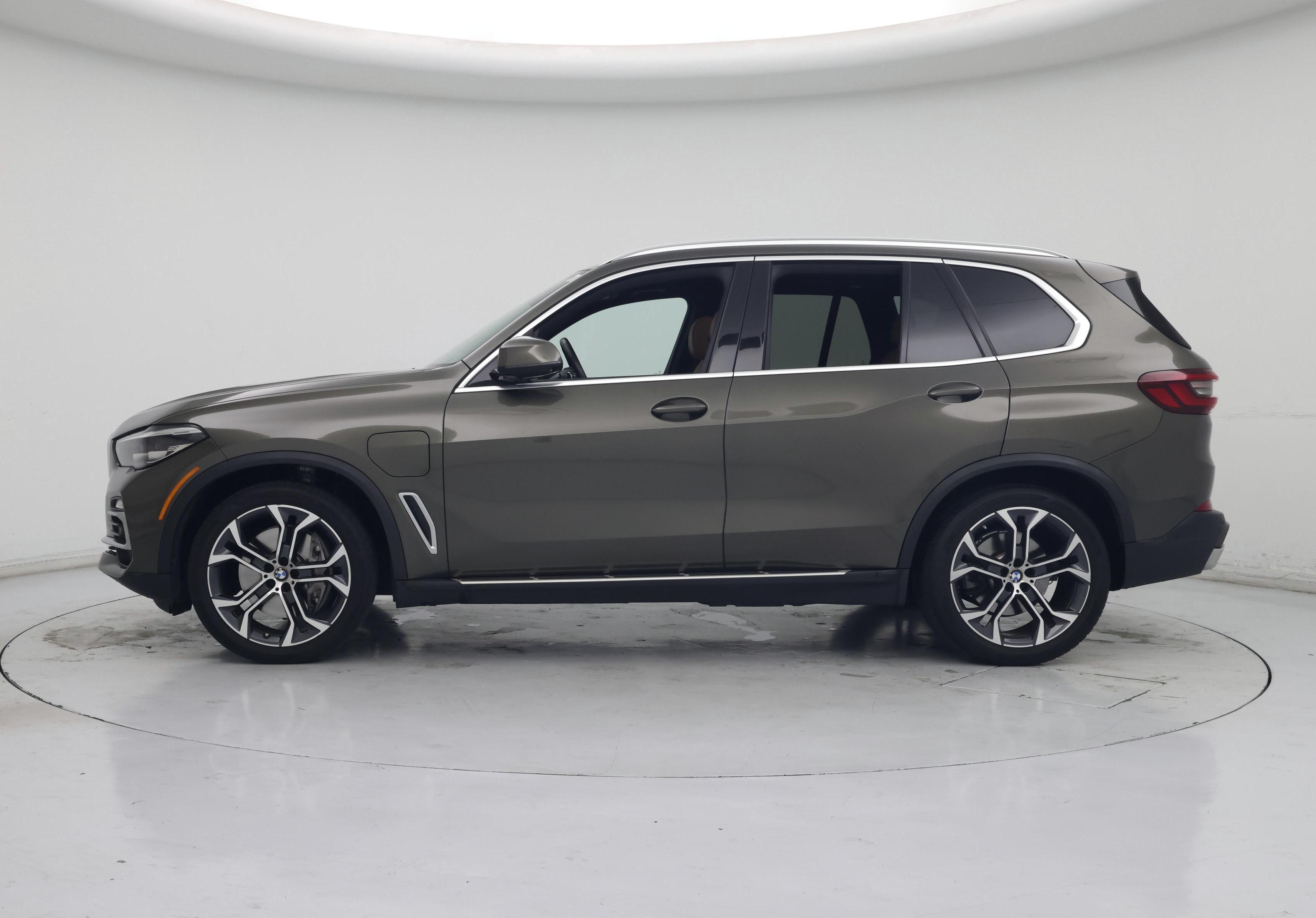 Thumbnail: 2021 BMW X5 - 3