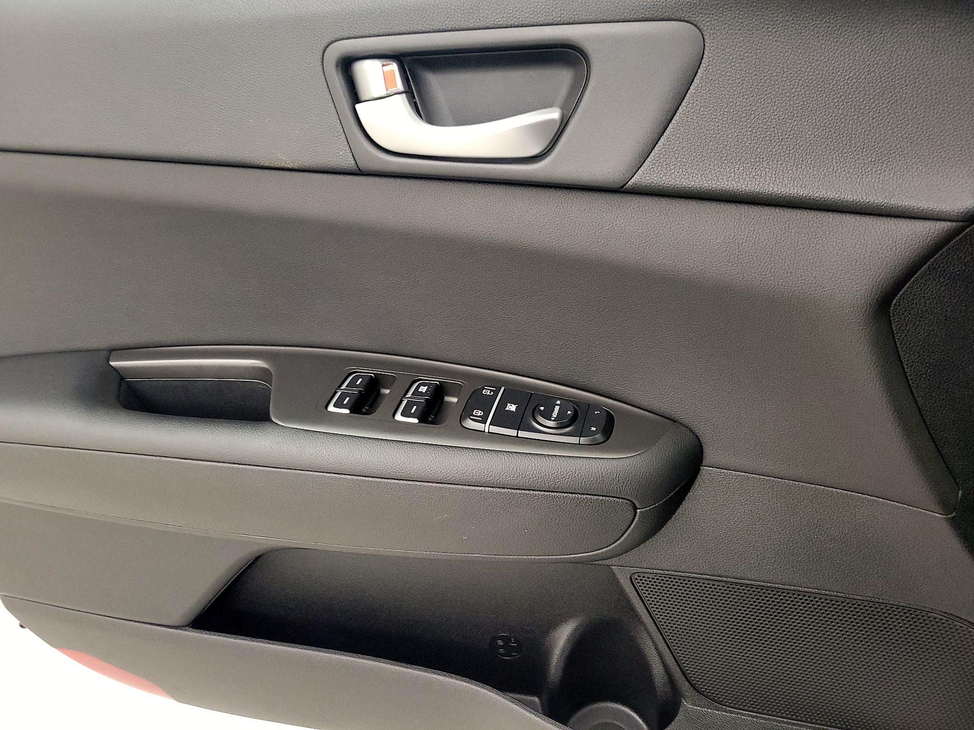 Thumbnail: 2017 Kia Optima - 12