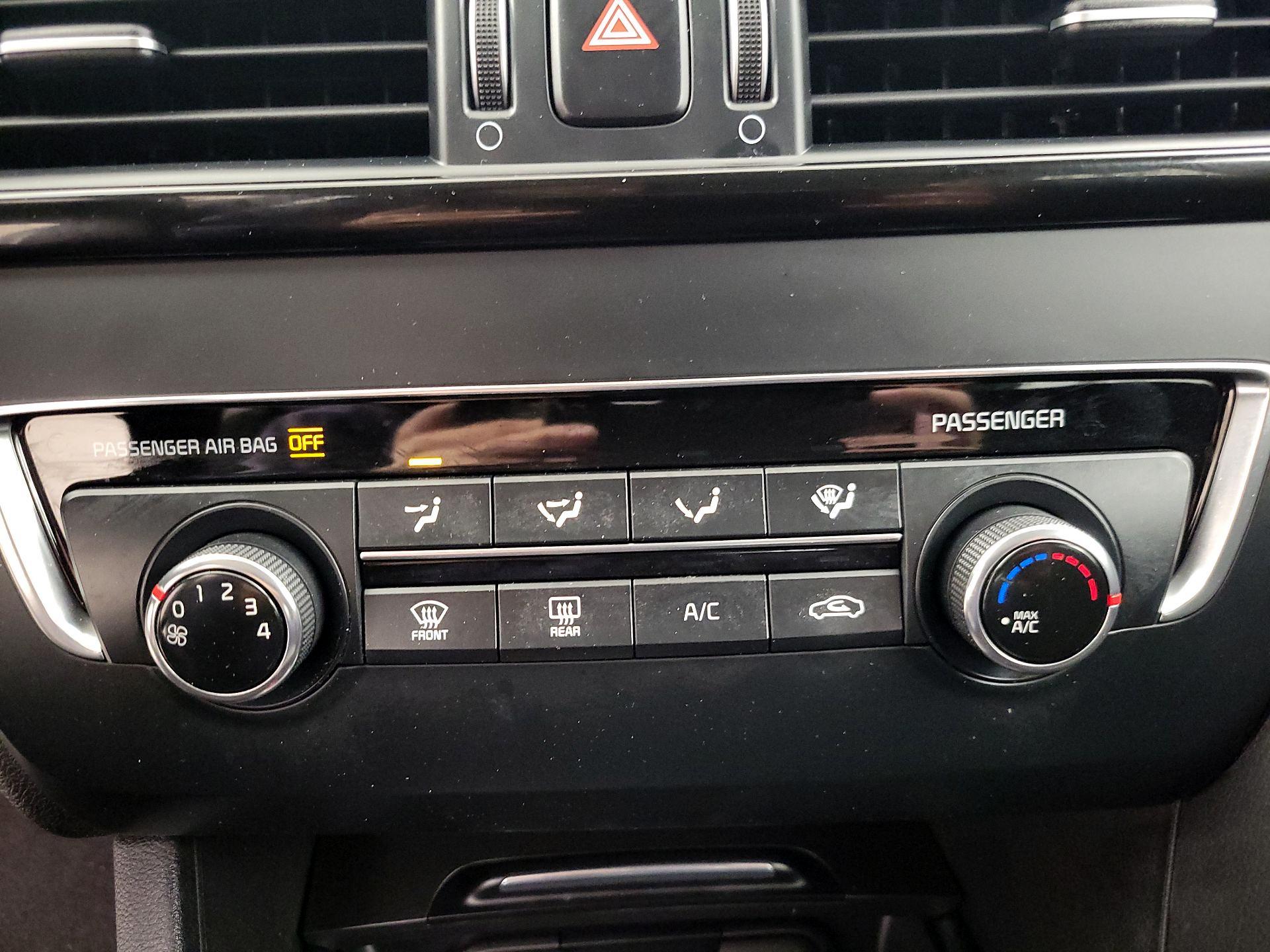 Thumbnail: 2017 Kia Optima - 16