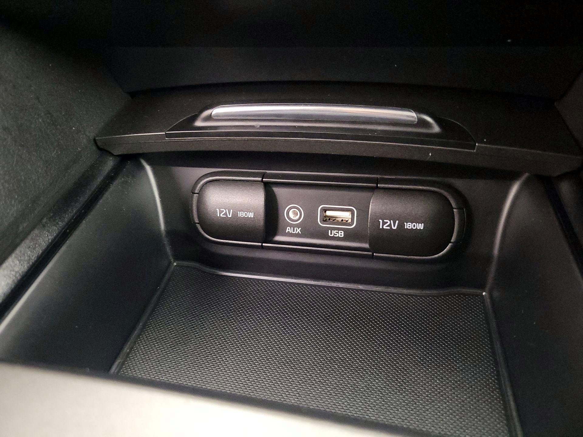 Thumbnail: 2017 Kia Optima - 18