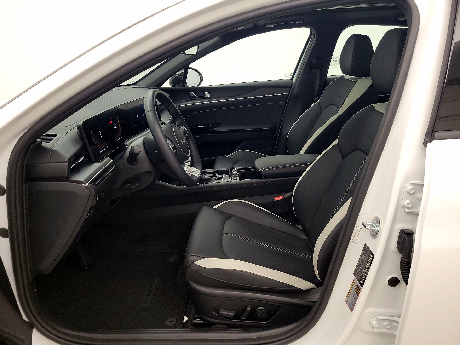 Thumbnail: 2025 Kia K5 - 11