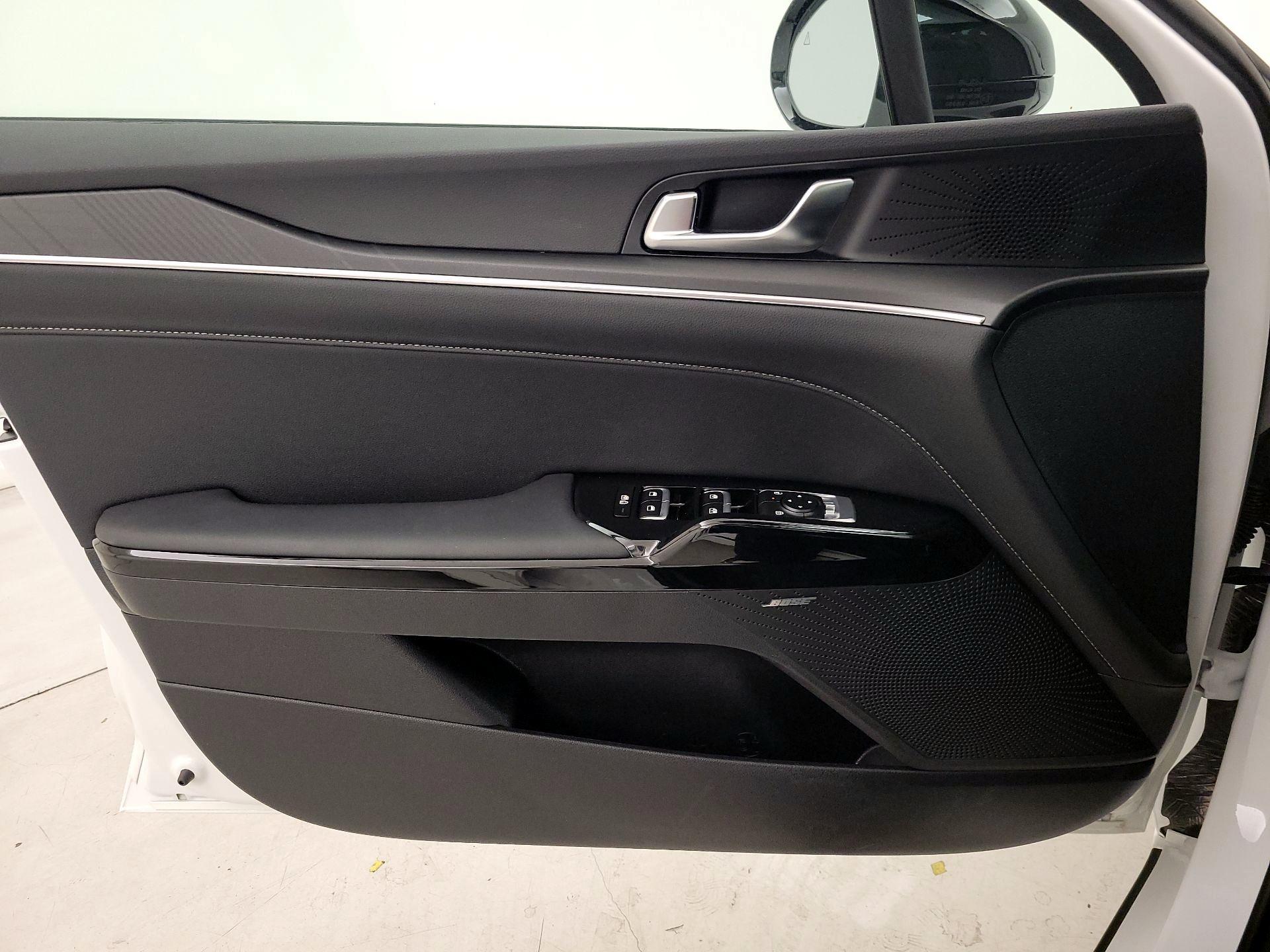 Thumbnail: 2025 Kia K5 - 12